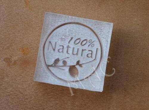 100% NATURAL OLIVE BEE 3.2 x 3.2 CM.