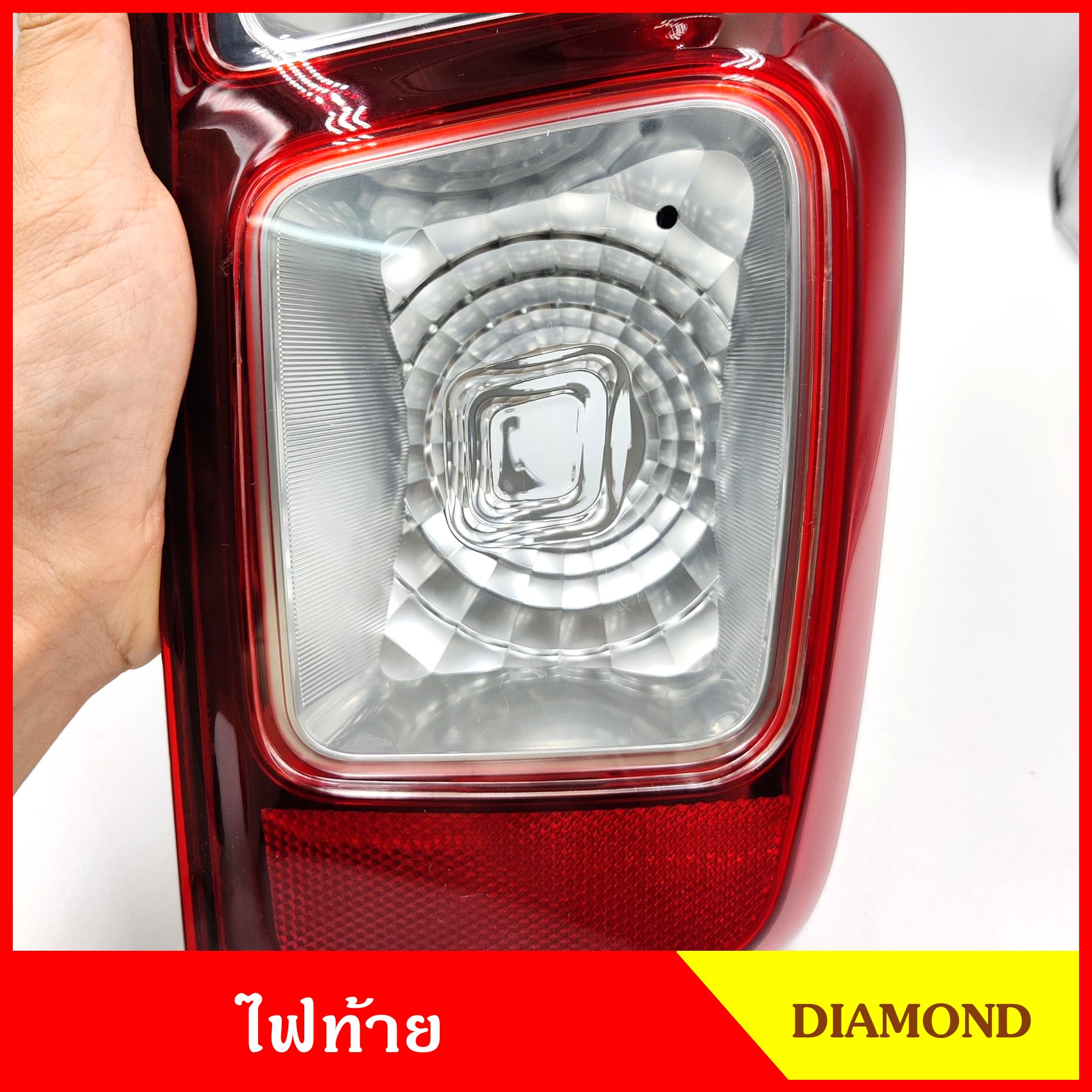 DIAMOND ไฟท้าย เสื้อไฟท้าย ISUZU D-MAX 2019 2020 2021 (ซ้าย หรือ ขวา) อีซูซุ ดีแมก แบบหลอดธรรมดา เบ้าดำ ข้างละ