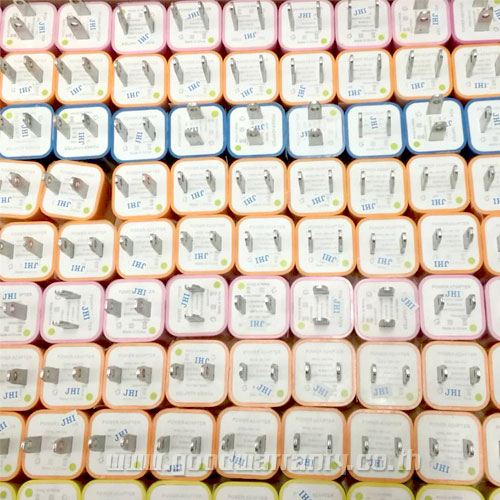 ปลั๊กลูกเต๋าคละสี USB CHARGER MB-IP-CH-AP002