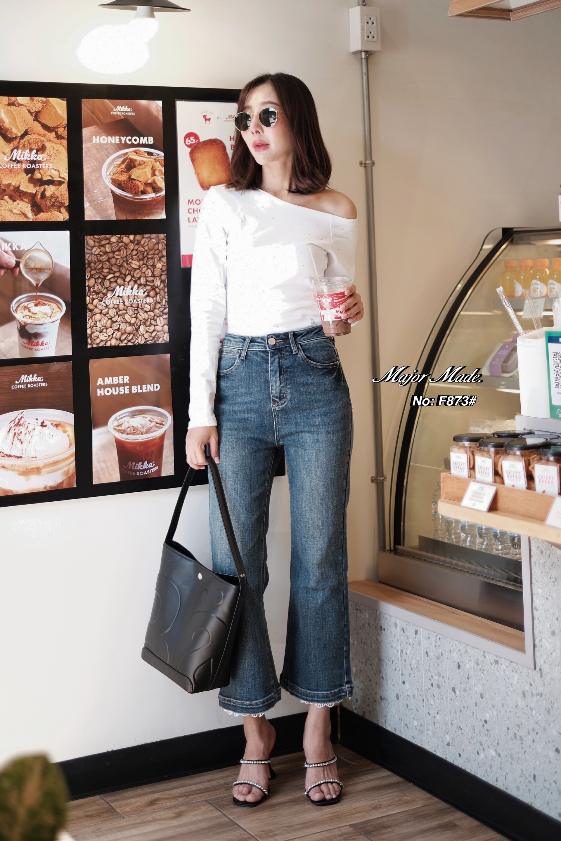 No.RGF873# -Korea denim highwaist jeans กางเกงยีนส์ทรงขาบานนิดๆ รุ่นใหม่มาแล้วค่า ... แพทเทินเกาหลีเป๊ะทุกจุด เอวสูง ดีเทลปลายขากว้าง เก๋มากๆ แต่งลูกไม้สีขาว ใส่น่ารักมากๆค่า สวยฮิตสุดๆ ฟอกสีสวยมาก เนื้อผ้ายืดหยุ่นเก็บทรง