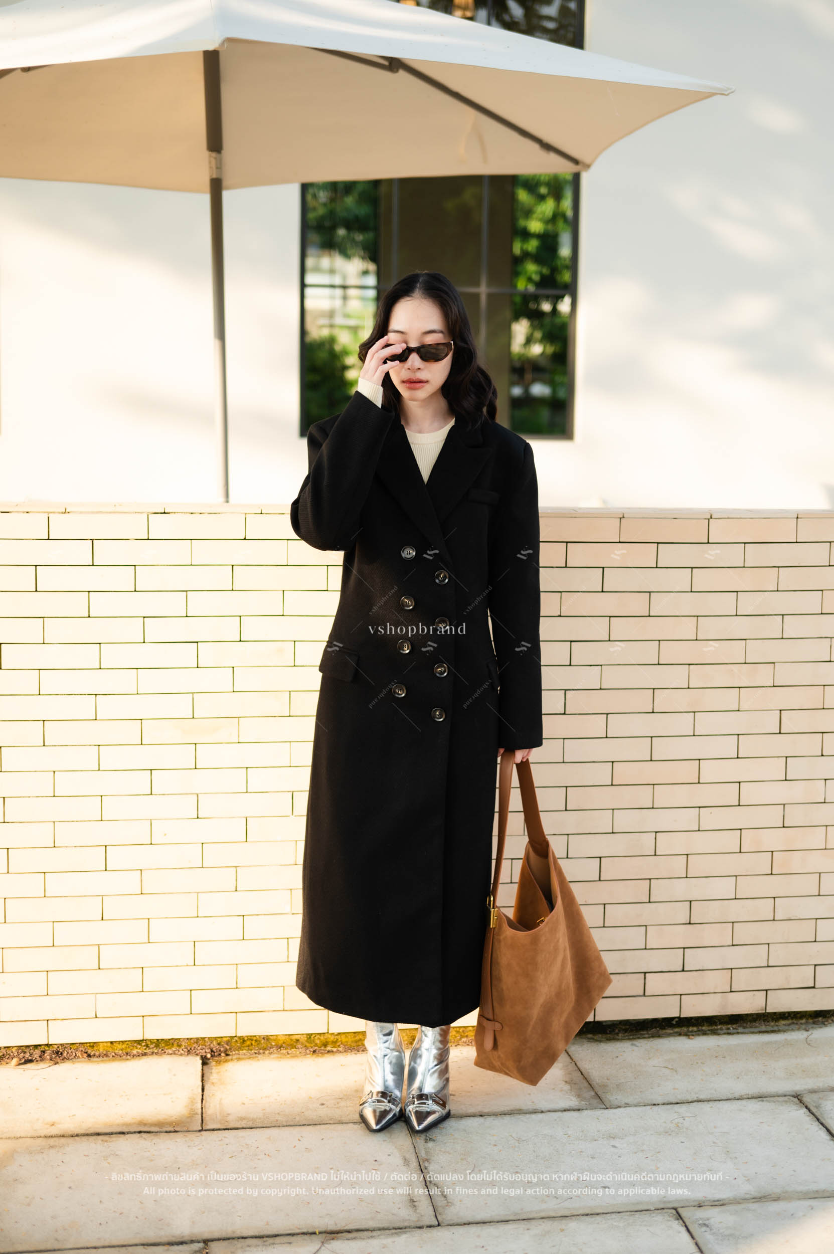 โค้ทยาวทรงตรง เนื้อผ้าวูล ลายผ้าเฉียง