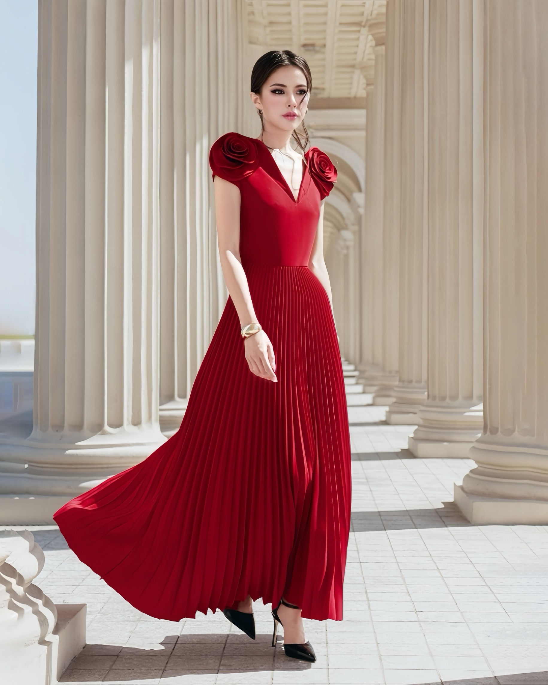 Label : LUXE ☑️เดรสเสื้อคอวีแขนกุด กระโปรงพลีทรอบตัว