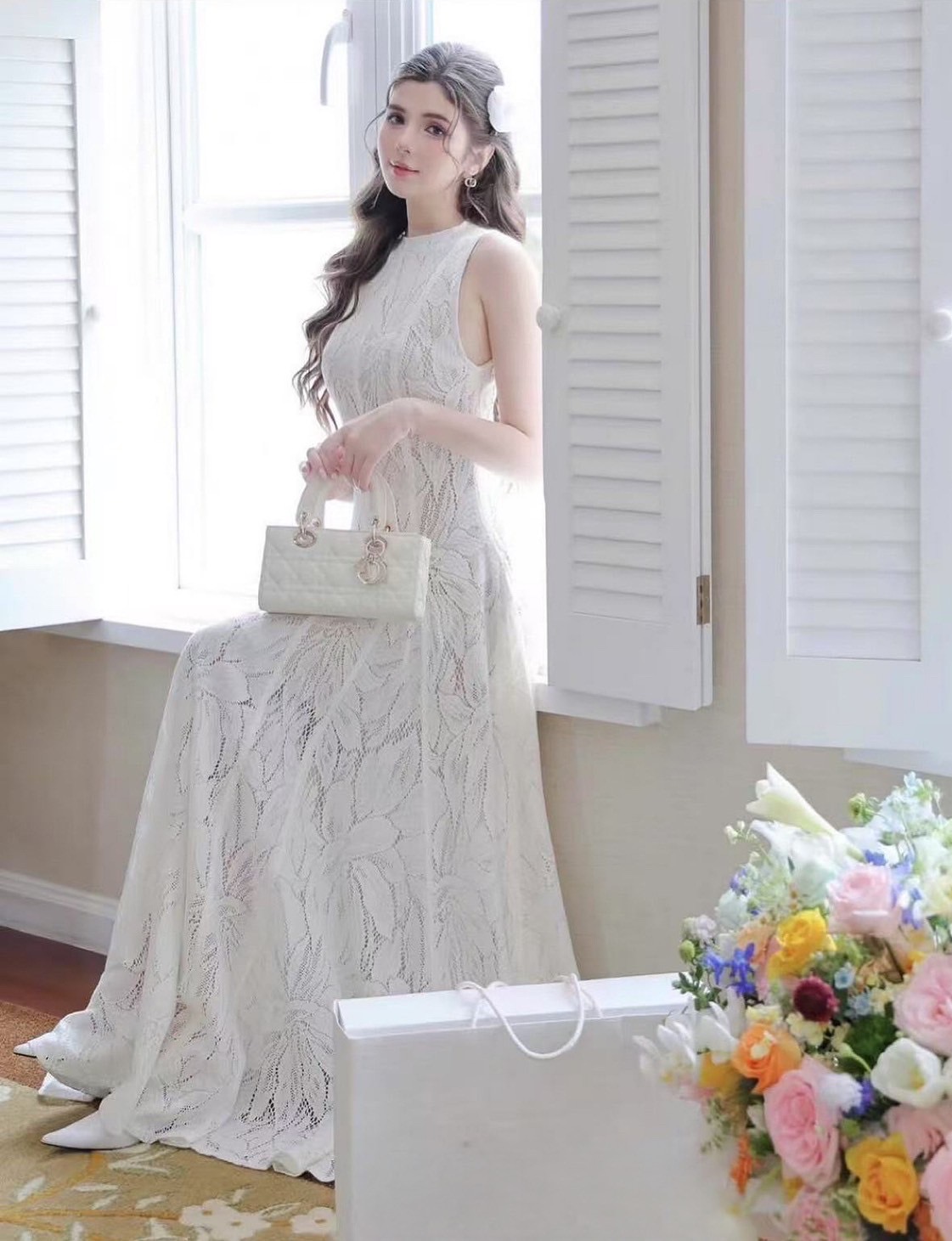 เดรสแขนกุดลูกไม้ตัวยาวเรียบ หรู ดูแพง เป็น everydaylook ได้ทุกวัน ราคานี้มือต้องไวเลยค่า รุ่นนี้ใส่สวย ห้ามพลาดเลยค่า