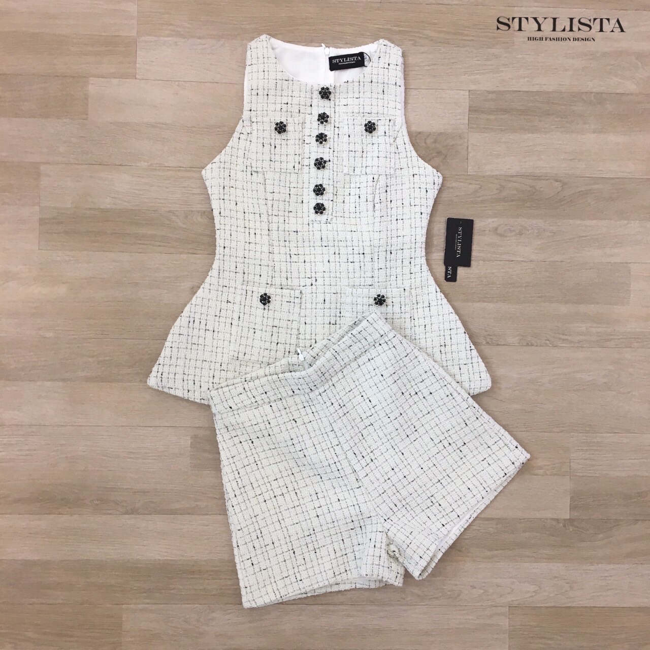 Tweed Chic Set” – เซ็ตแขนกุดทวีต + กางเกงขาสั้นเรียบหรู ✨ แพลตเทินดีงาม ใส่สวยเปะสุดๆ ของดีหมดไวนะคร๊า!!