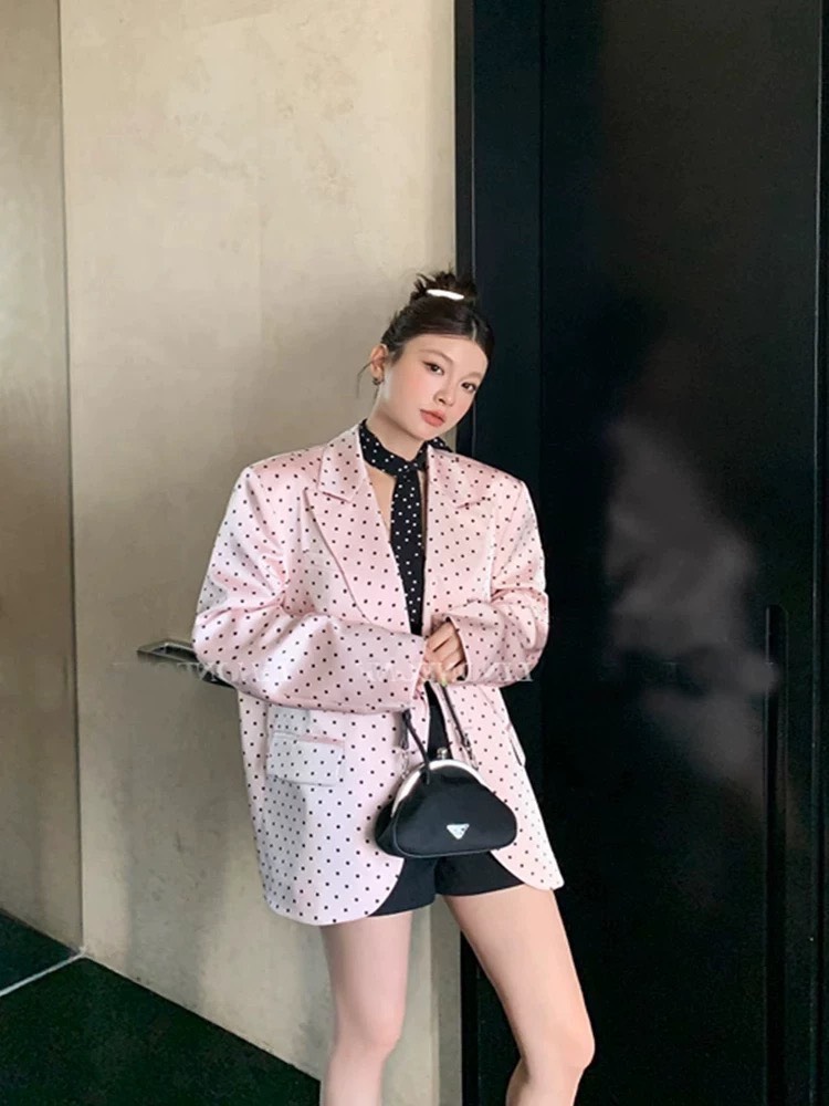 Set.4ชิ้น สุดคุ้ม!! เสื้อสูทสีชมพูอ่อน สวยหวานแบบคุมโทน ไหล่เสริมฟองน้ำเบาๆ กระดุมและ กระเป๋าหน้าใช้งานได้จริง ซับในงานสูตรแท้อย่างดีทั้งตัว ** เนื้อผ้าอย่างดีอยู่ทรงเกรดพรีเมี่ยม ++เสื้อด้านในสีดำ ดีไซน์เก๋ มีฟองน้ำ ซับในอย่างดีทั้งตัว ซิปหลัง **เนื้อผ้า