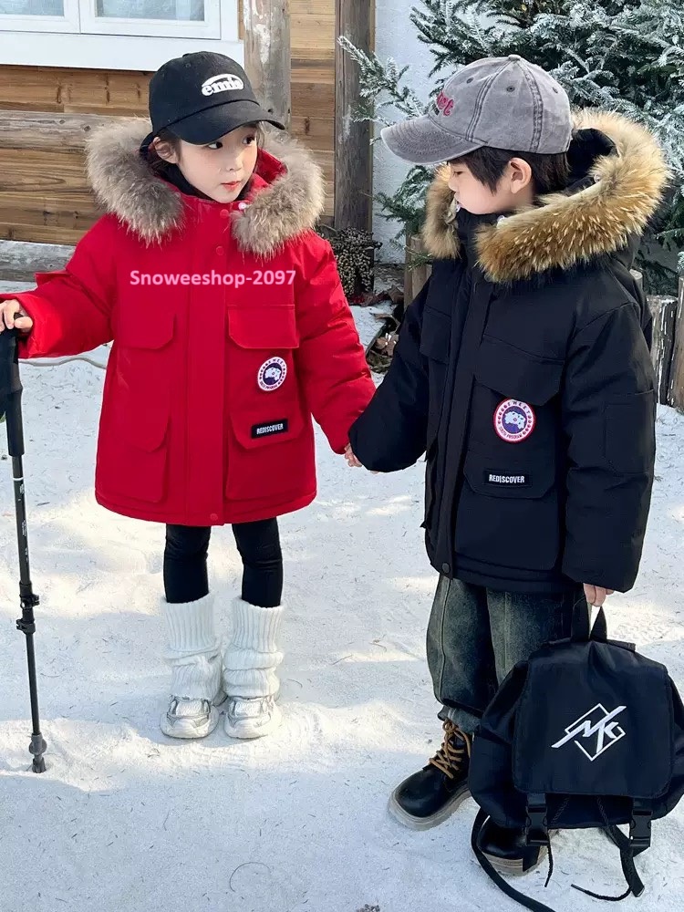 เสื้อกันหนาวเด็กบุหนานุ่ม ไซส์ 100–160 cm อุ่นถึงใจ เที่ยวเมืองนอกได้แบบไม่สั่น ใส่แล้วน่ารัก ดูพรีเมียมแบบคุณหนูไฮเอนด์ มีให้เลือก 3 สีสุดคิ้วท์ กันน้ำ กันลม กันหิมะ กันหนาวติดลบสบายๆ ใส่ได้ทั้งเด็กผู้หญิง–เด็กผู้ชาย