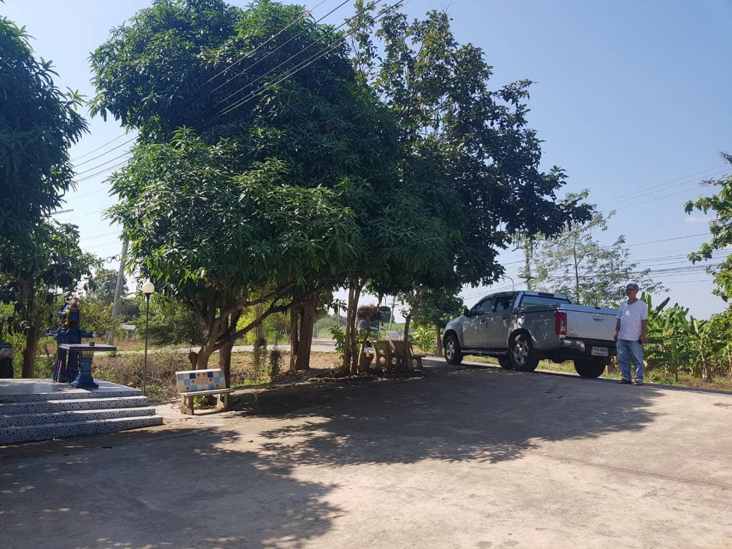 ขายที่ดินสวยพร้อมบ้านร้านขายของติดถนนหลวงด้านหลังเป็นสวนผลไม้พื้นที่กว้างขวางพร้อมสำหรับทุกคนในครอบครัวใกล้รร.บ้านเกาะสำโรง 800 เมตร อ.เมืองกาญจนบุรี