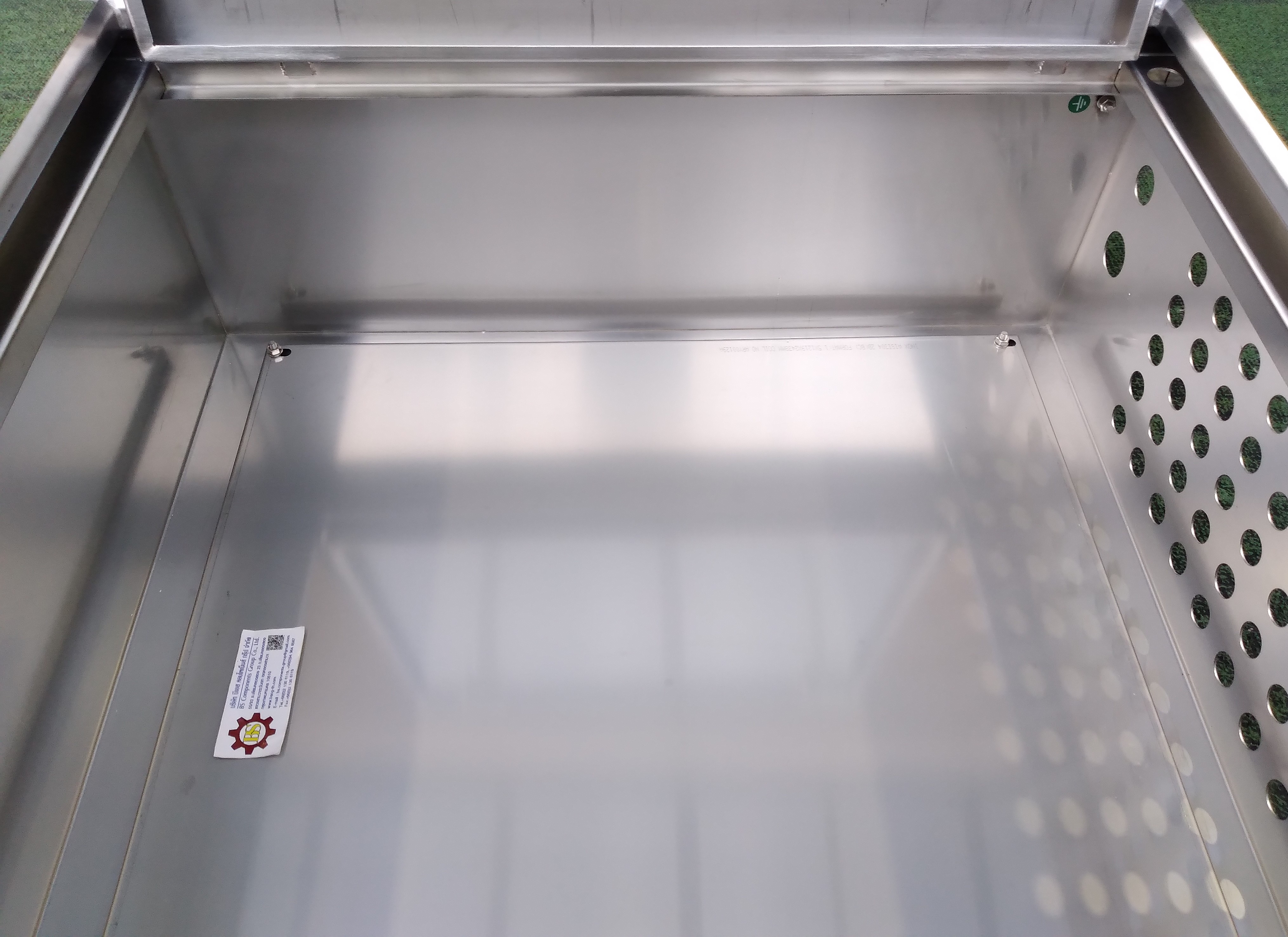 ตู้สแตนเลส 304 ฝาสองชั้น ทึบ กันน้ำ W606xH680xD300mm. Thk 1.5mm.