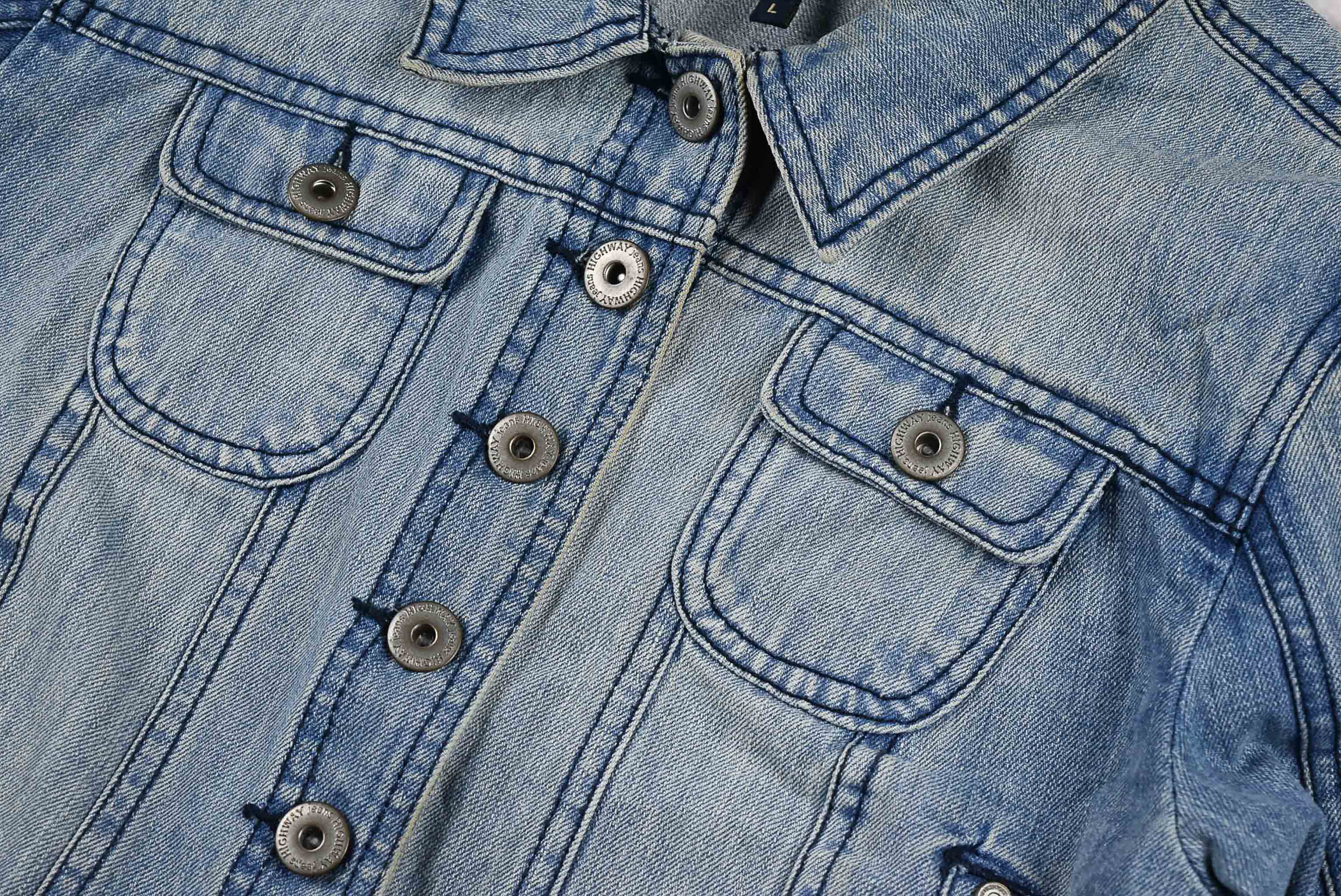 HIGH WAY Jeans อกจริง 38 ไซส์ L เสื้อแจ็คเก็ตยีนส์ แขนยาว ผู้หญิง สีฟอกซีด เนื้อผ้านุ่มใส่สบาย มีกระเป๋าข้าง