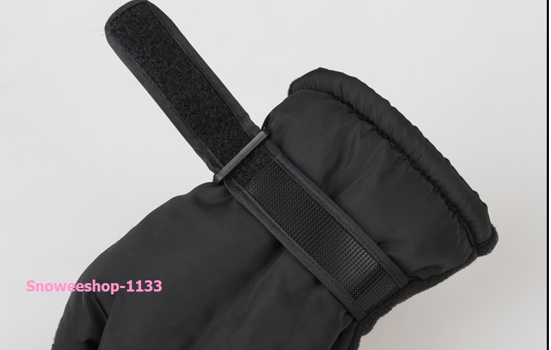 ถุงมือสกี ถุงมือกันหิมะ กันหนาวใส่ติดลบพร้อมสายปรับขนาดใส่ได้ทั้งผู้ชายและผู้หญิง พร้อมทัชสกรีนเฉพาะสีดำ มี 5 สี