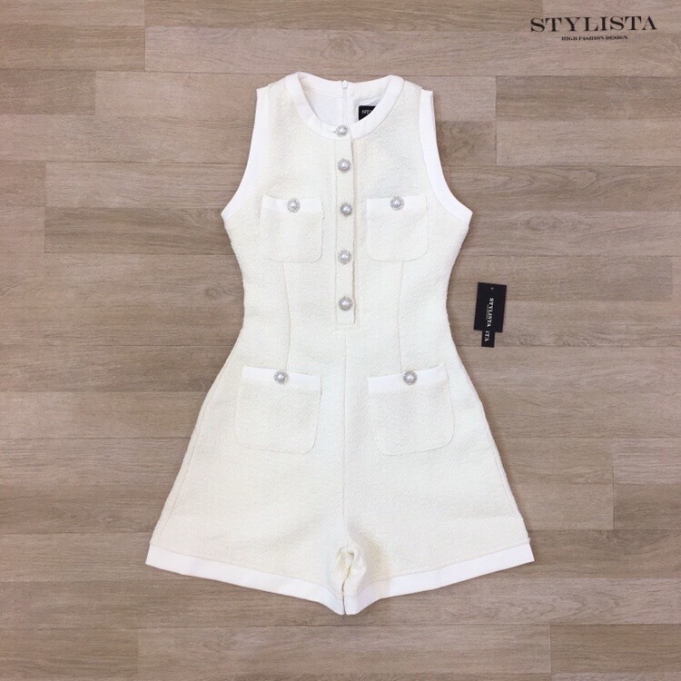 ชุดจั๊มสูทแขนกุด ทรงเข้ารูปสวยเป๊ะตลอดลำตัว ช่วยเก็บทรงและเน้นสัดส่วนได้ดี ใส่แล้วดูสูงเพรียว