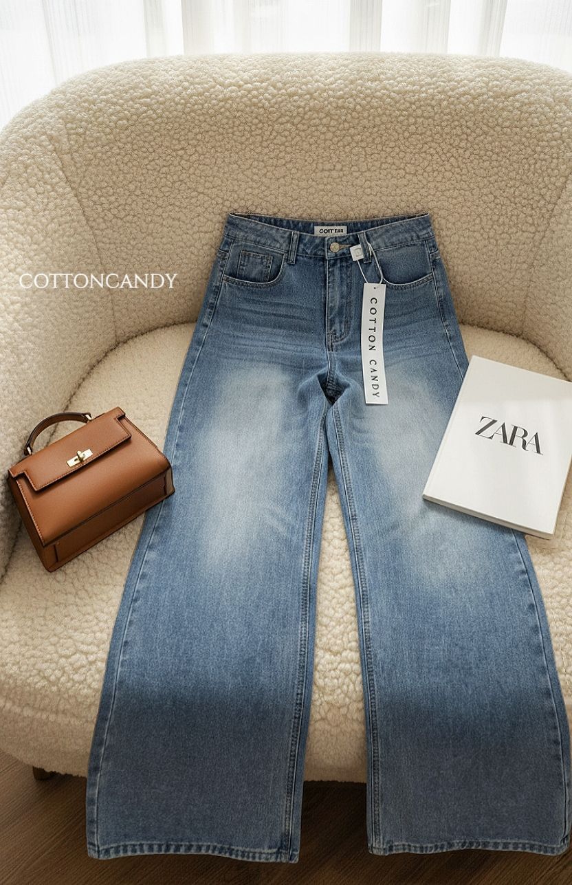 Tag#cottoncandy กางเกงยีนส์ ขากระบอกใหญ่เอวล่าง เนื้อยีนส์พรีเมี่ยม รุ่นนี้ผ้ายีนส์เกรดพิเศษ เกรดแบรนด์ เกรดห้างเท่านั้น ใส่สบายไม่อึดอัด แพทเทิลสวยเป๊ะ ใส่แมทง่ายสุดๆ โทนสีสวยคลาสสิค บอกเลย ทำถึงมากกก