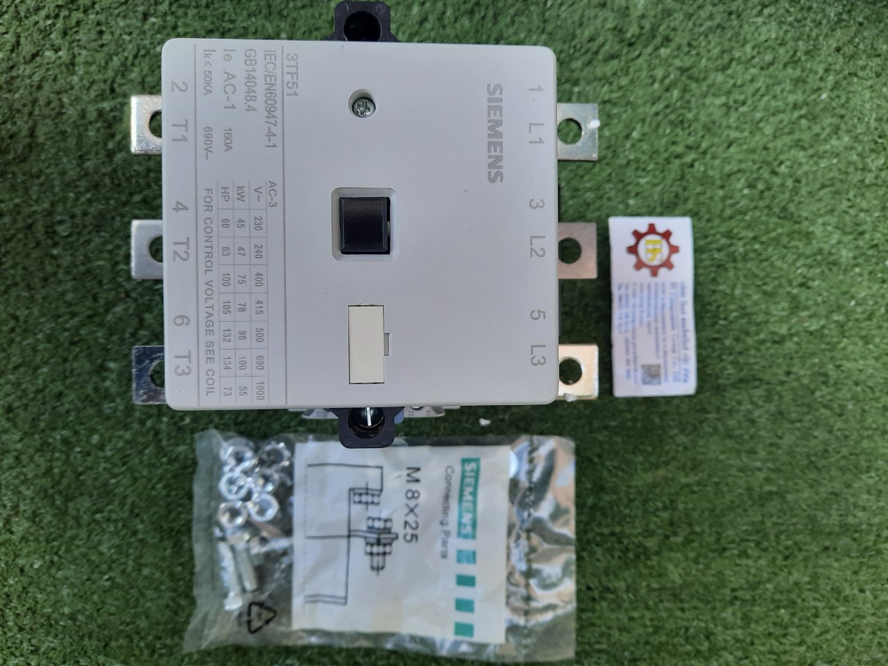 SIEMENS : 3TF5122-0XP0 Contactor AC 50 HZ, coil230/220 V AC3 400 V 140 A 75 kW AUX. contacts: 2 NO + 2 NC size 6 screw connection