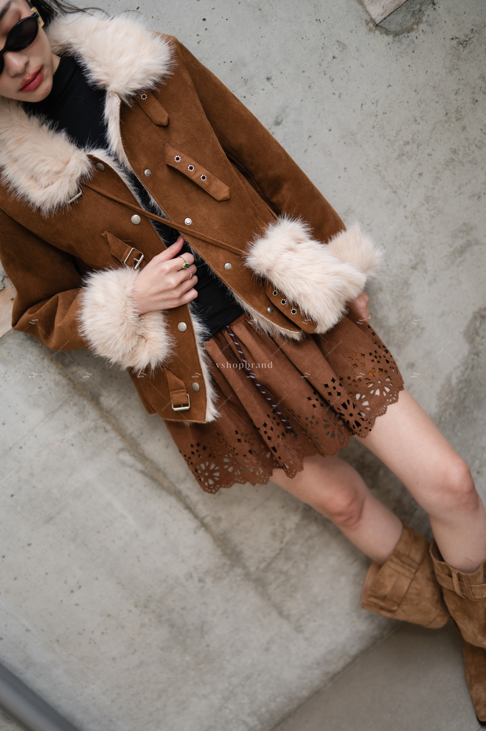 แจ็คเก็ตผ้าหนังกลับ ปกเฟอร์ เข็มขัดอก + กระเป๋า