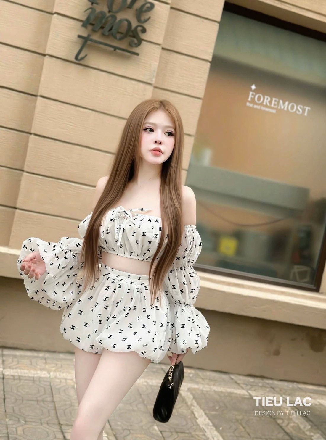 ชุดเซต 4 ชิ้น เสื้อเกาะอก+ กางเกงทรงบอลลูน+ปลอกแขน2 ข้าง ตัวเสื้อหน้าอกเสริมฟองนมสม็อกบริเวณเกาะอก อกใหญ่ลงไซด์เดิมได้