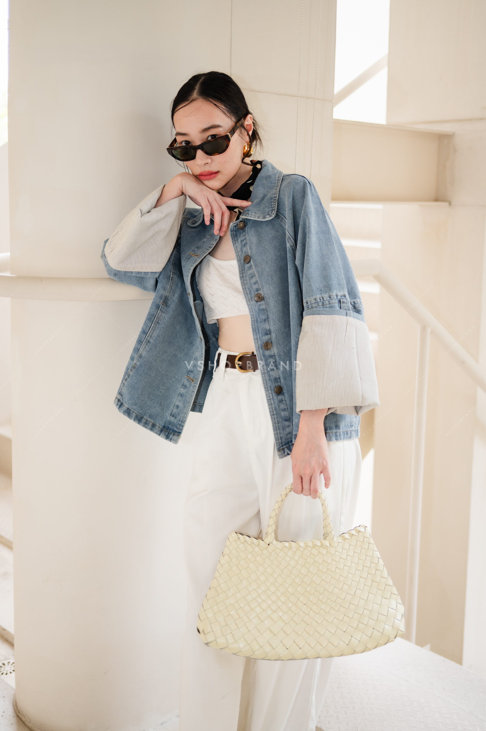 เสื้อยีนส์แขนยาวแขนแต่งเส้นหน้า