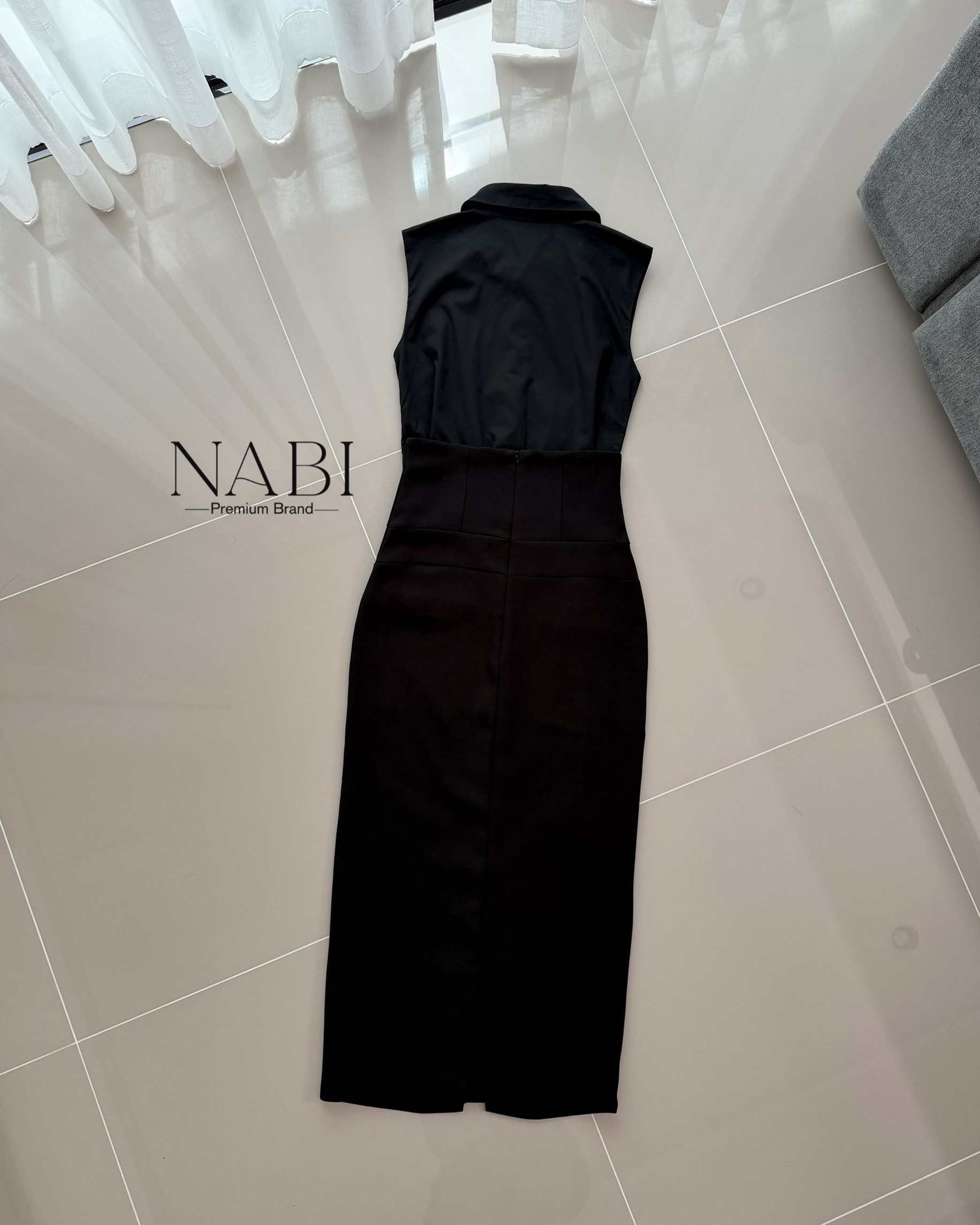 ชุดเซทลุคCEO Working Woman กับเซทเสื้อเชิ้ตคอปกแขนล้ำ และกระโปรงเอวสูง งานซิบหลัง ทรงกระโปรงผ่าหน้า แต่งช่องกระเป๋า งานมีซับในมาให้นะคะ ใส่แล้วไม่คัน งานผ้าดี ลุคนี้ที่ใครๆก็ต้องเหลียวมอง😎 #ชุดเซ็ตสีดำ #งานป้ายนาบี #นาบีแบรนด์ #ชุดเซท #ชุดสีดำ #ชุ