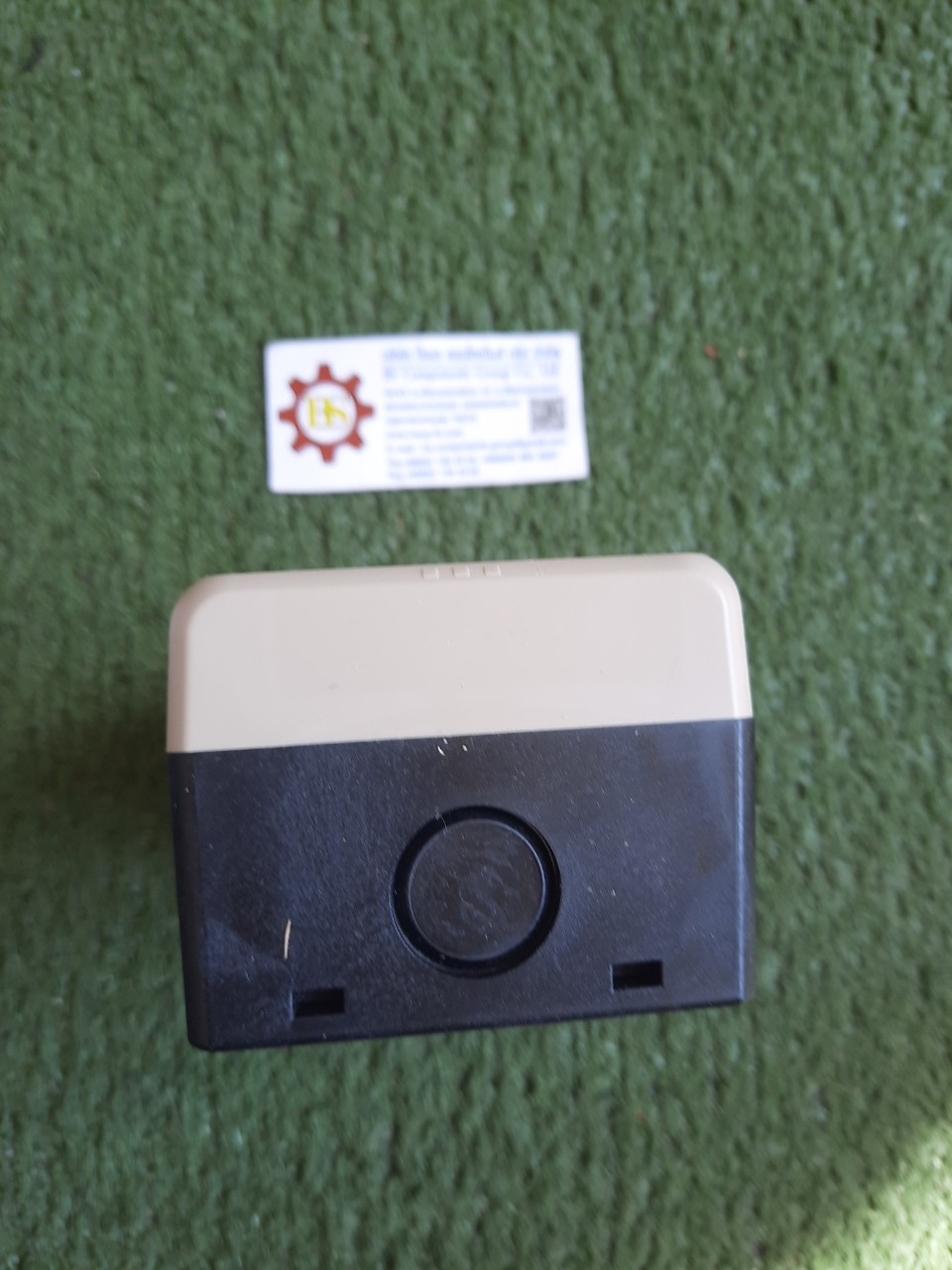 IDEC : กล่องคอนโทรล ฝาเทาขาว FB1W-211Z 2ช่อง