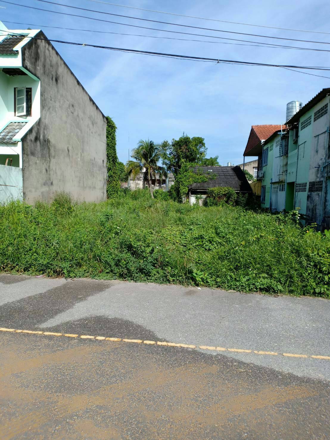 ขายที่ดินใจกลางเมืองหาดใหญ่47.6 ตรว.ใกล้ตลาดนัดคลองร.(1)600ม.ใกล้โลตัสหาดใหญ่2กม.เดินทางไปสนามบินสะดวกรวดเร็วเหมาะสร้างบ้านหรือทำธุรกิจ