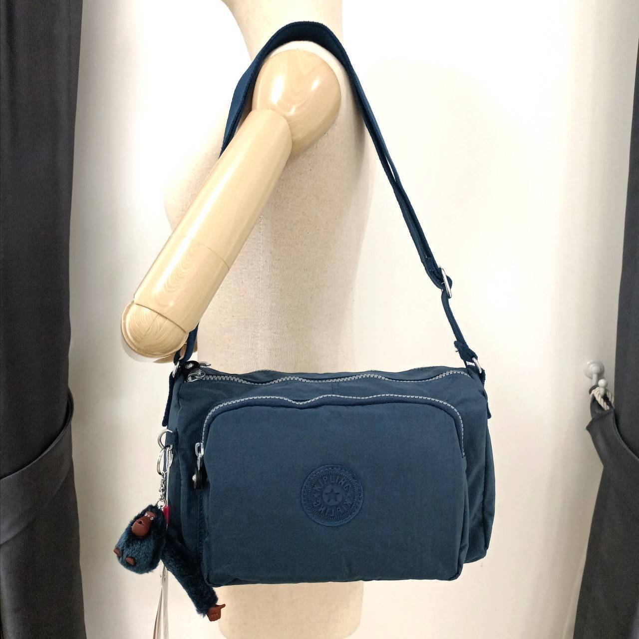 กระเป๋าสะพายคิปลิงค์จุของได้เยอะใช้ได้ทั้งหญิงชาย KIPLING RETH CROSSBODY BAG