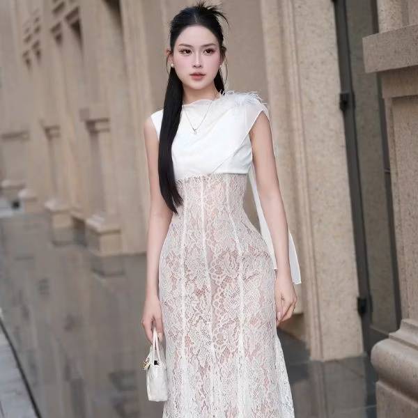 Brand : aiyarin Detail : เดรสผ้าลูกไม้ปักดอกไม้ฉลุทั้งชุดตัดสีของชุดด้วยผ้าลูกไม้สีขาวสวยซับในสีครีมดูลูกคุณมาก เดรสผ้าลูกไม้เนื้อดีลายลูกไม้ฉลุดอกไม้สวยไฮโซ