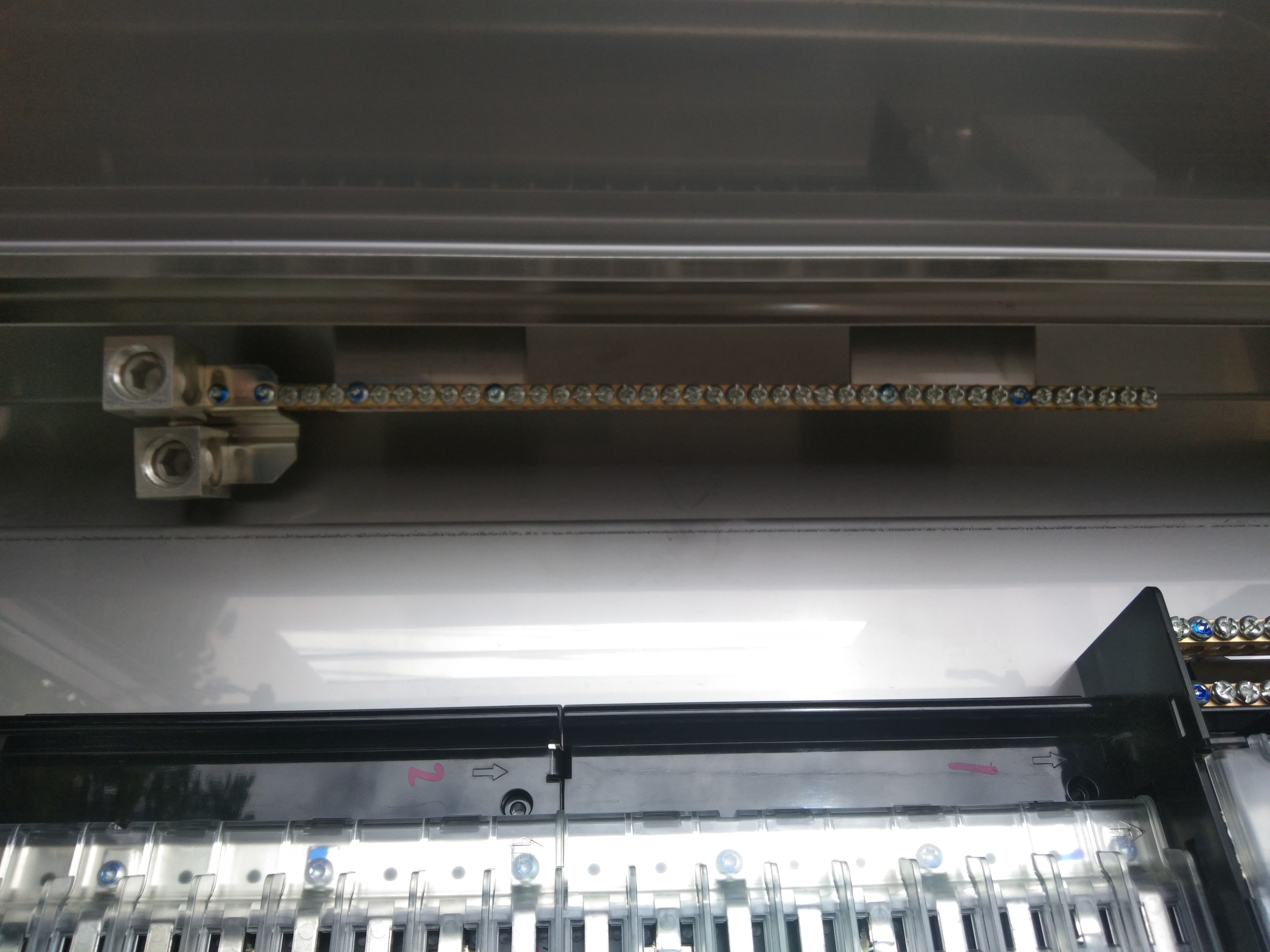 Main LUG 250A ตู้สแตนเลส 304 มีหลังคาสโลป W450xH800xD152mm. (36ช่อง)