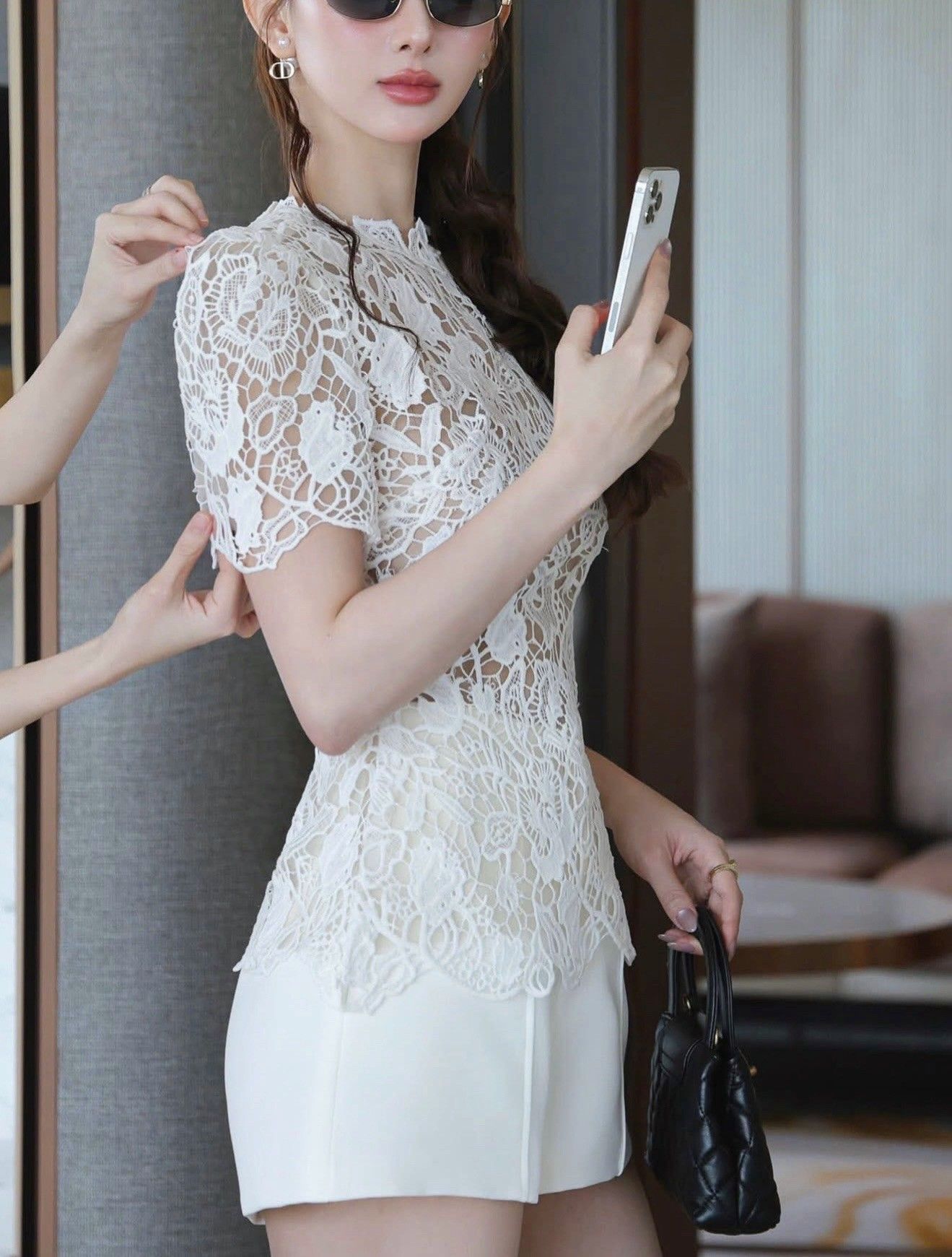 เซต2 ชิ้น เสื้อลูกไม้+กางเกงขาสั้น + งานสวยมาก สวยหรูดูแพง ซับในอย่างดี เสื้อมีซิบด้านหลัง ใส่เป็นเซต กางเกงขาสั้นมีซิบด้านหลัง ใส่ทำงาน ใส่ออกงาน ปาตี้ รับรองสวย ปัง ปัง ปัง ช้าไม่ได้แล้วคร้า
