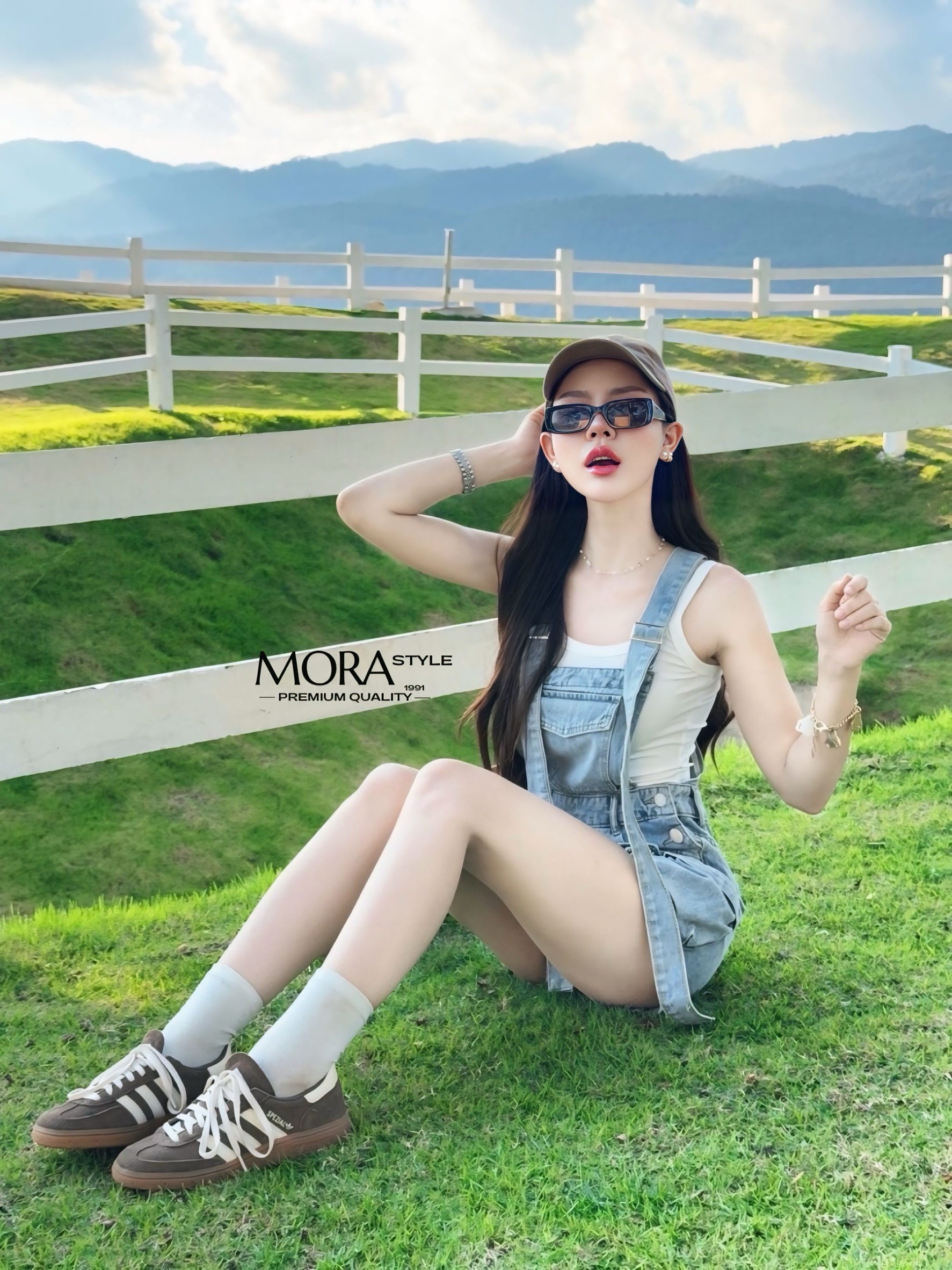 :เซ็ต 2 ชิ้น เอี้ยมยีนส์ขาสั้น แต่งกระเป๋าด้านหน้าและด้านข้าง สายปรับระดับได้ มาพร้อมกับเสื้อตัวใน ผ้ายืดหยุ่นใส่สบาย ทรงสวย ใส่แมทน่ารักมากกก