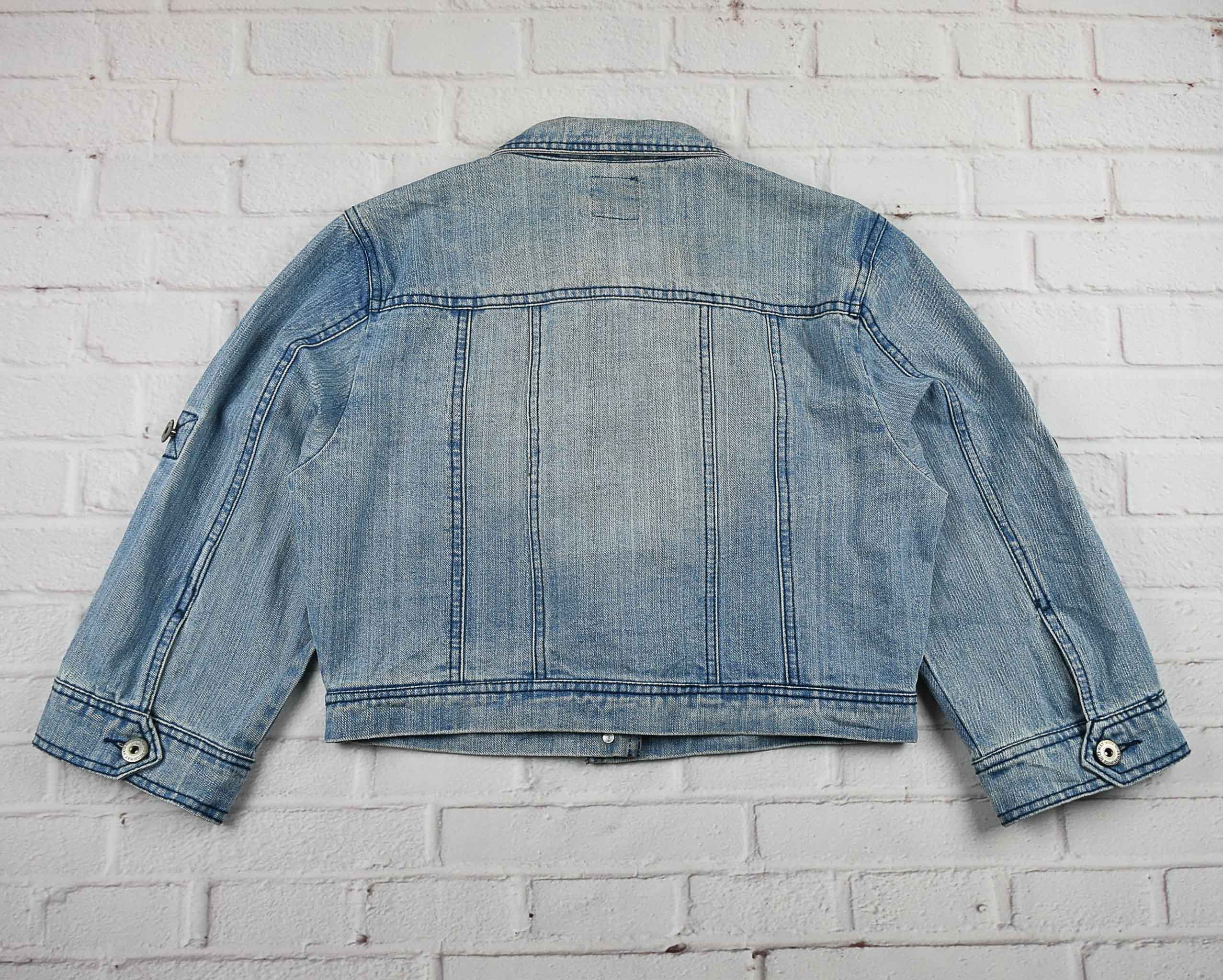 HIGH WAY Jeans อกจริง 38 ไซส์ L เสื้อแจ็คเก็ตยีนส์ แขนยาว ผู้หญิง สีฟอกซีด เนื้อผ้านุ่มใส่สบาย มีกระเป๋าข้าง