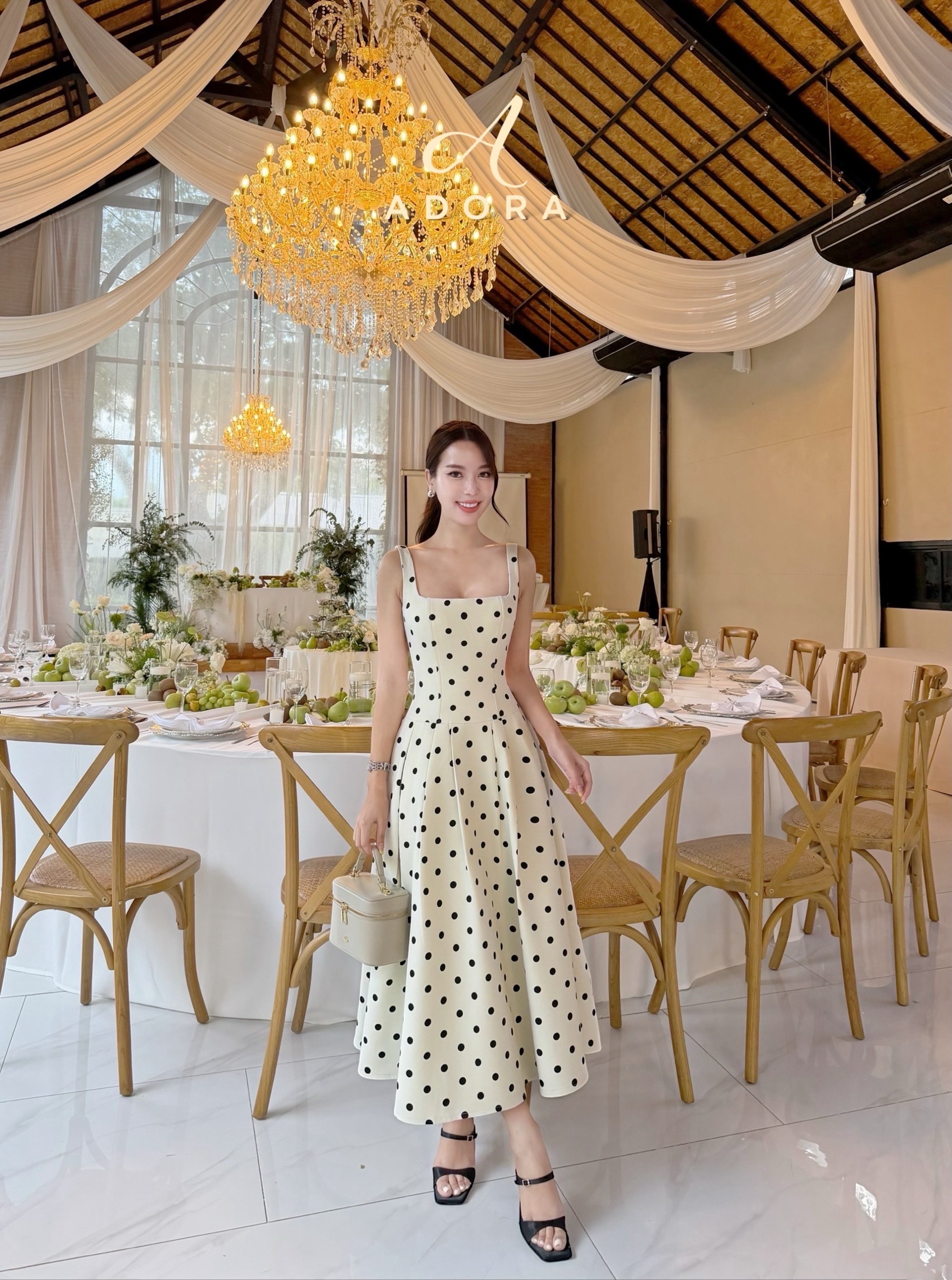 แม๊คซี่เดรสดีไซน์น่ารักๆใส่ง่ายๆในช่วงนี้ แนะนำตัวนี้เลยค่ะ สาวๆ แม๊คศี่เดรส ดีไซน์สายเดี่ยว คอเหลี่ยม เนื้อผ้าเคลือบหนา