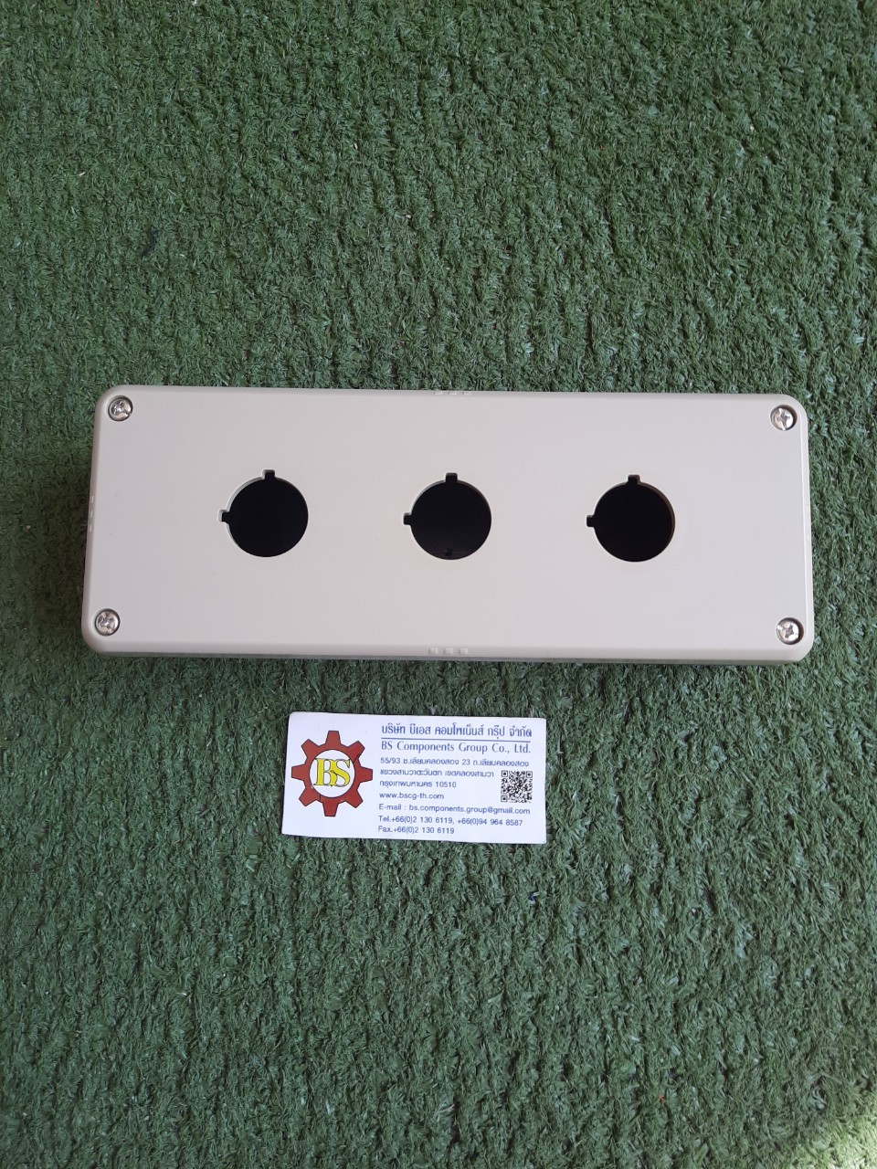 IDEC :กล่องคอนโทรล ฝาเทาขาว FB1W-311Z 3ช่อง