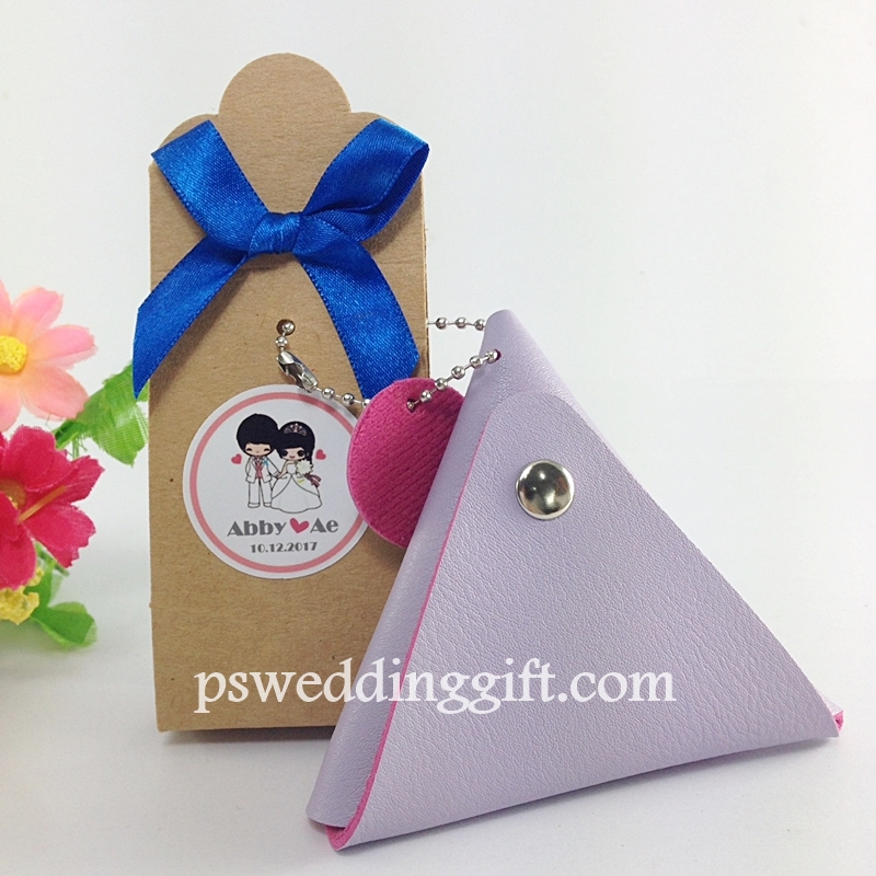 กระเป๋าหนังรูปสามเหลี่ยม คละสี พร้อมสายคาดกระดาษ