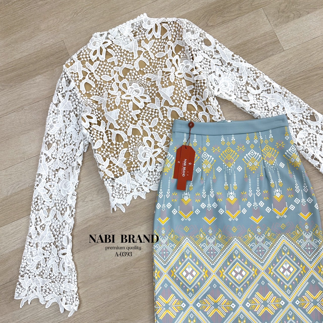 ชุดเซทชุดไทย คอลใหม่ อย่างหรูดูดี เสื้อลูกไม้แขนยาวสีขาวอย่างดี และกระโปรงผ้าพิมพ์ลายยอย่างสวย แบบผ่าหลังเล็กน้อย ดีไซส์เก๋ มีซับในและฟองน้ำอย่างดี งานซิบหลัง งานคุณภาพ คัดสรรมาให้ช้อปปิ้งแล้วนะคะ🥰 #NABIBRAND #งานป้ายnabi #ชุดเซท #ชุดไทย #ชุดไปงาน