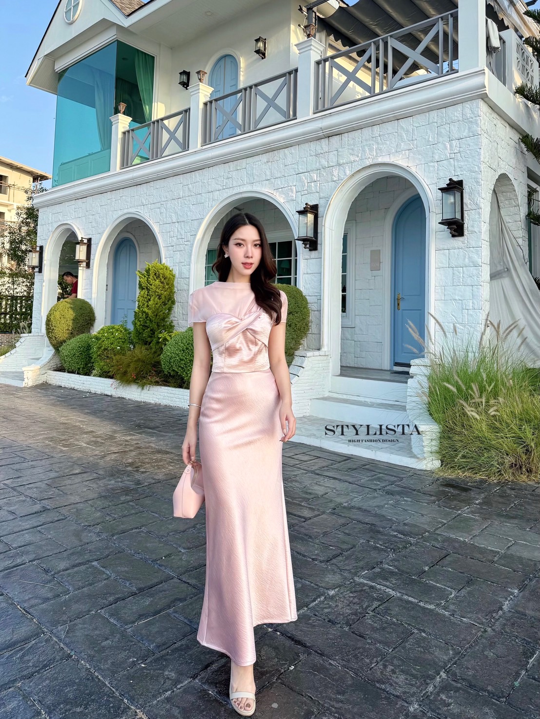 เซตเสื้อแขนสั้น ซีทรูช่วงไหล่ มาพร้อมกระโปรงยาวเข้าชุด ใส่สวยน่ารักมากๆ ใส่ได้หลายโอกาส ใส่ออกงาน ใส่เที่ยว จัดด่วนนนๆ ชุดสวยหมดเร็วนะคร๊า