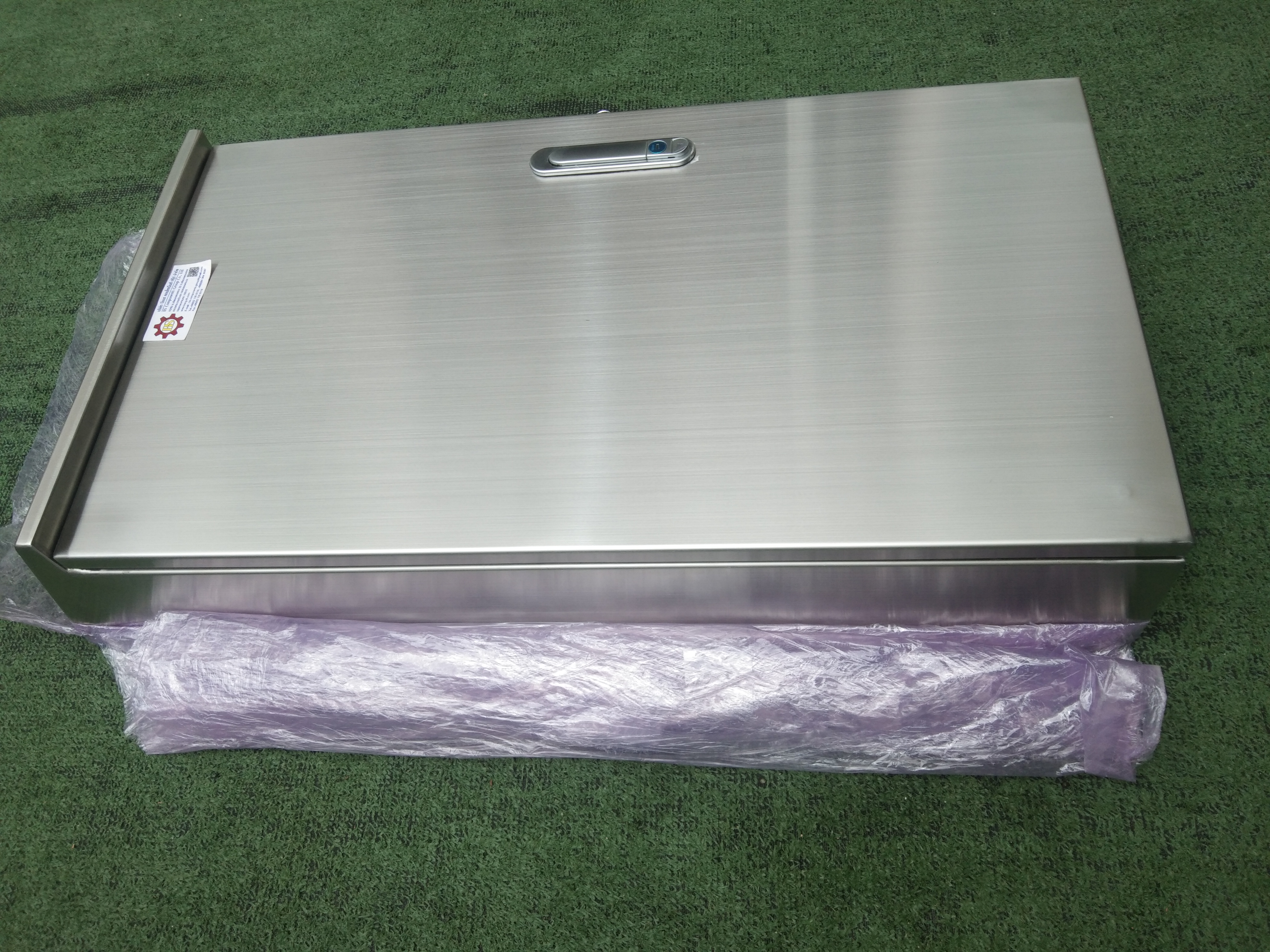 Main LUG 250A ตู้สแตนเลส 304 มีหลังคาสโลป W450xH800xD152mm. (36ช่อง)