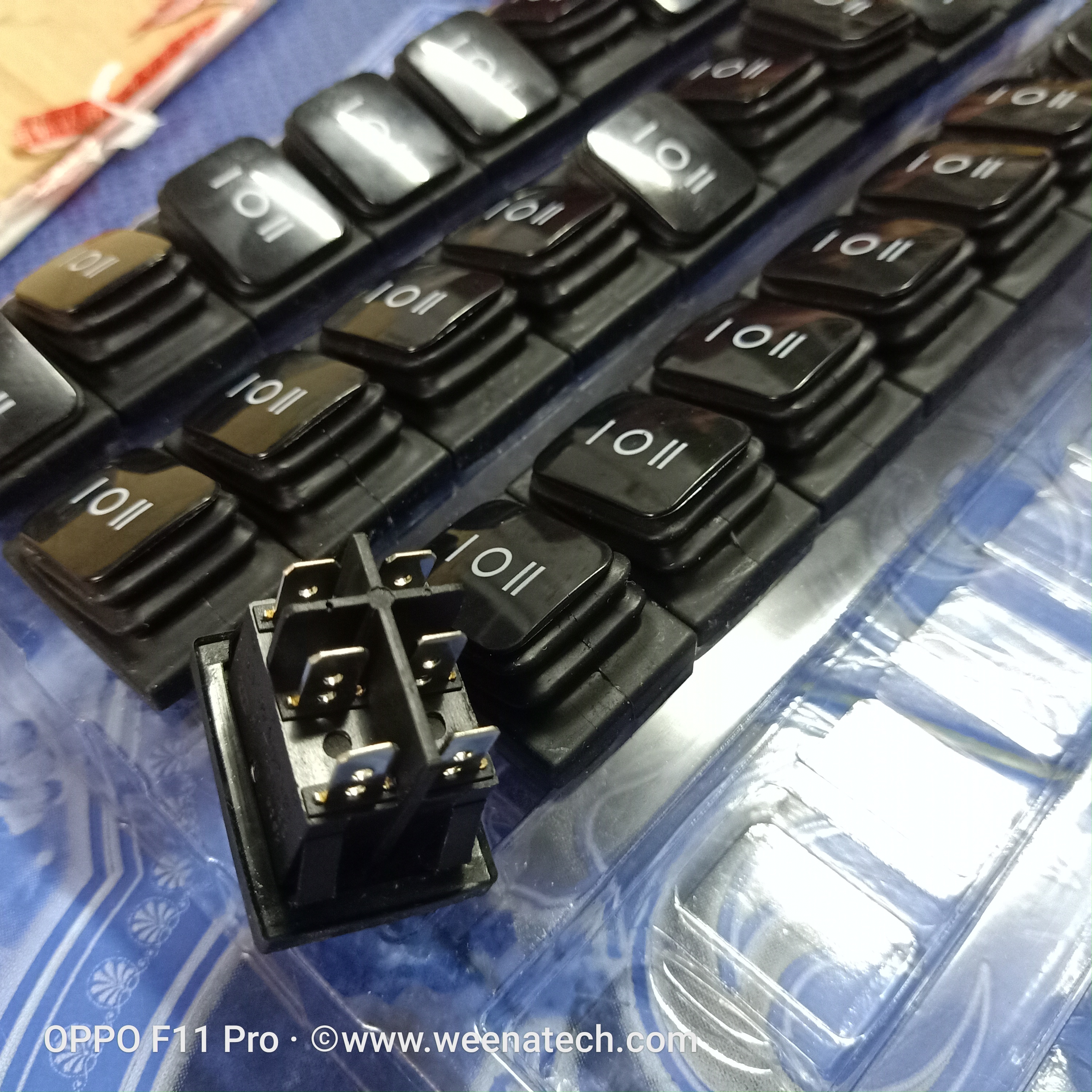 KCD4 สวิทช์ 6 ขา 2 ทางกันน้ำได้มาตรฐานการผลิต ip68