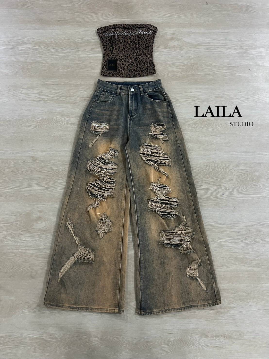 Tag: LAILA Detail:setเสื้อ+กางเกง เสื้อทรงเกาะอกลายเสือสีน้ำตาลสุดแซ่บแต่งอักษรด้านหน้า เสริมทรงที่อกอย่างดี มาพร้อมกางเกงยีนส์ขายาวสีฟองอย่างสวย ผ้าสวยมีน้ำหนัก ทรงกระบอกแต่งขาดช่วงเข่าและขา สาวเท่สายชิวสายคาเฟ่ ต้องมีกันน้าา #bywila #เสื้อเกาะอก #ชุดยีน
