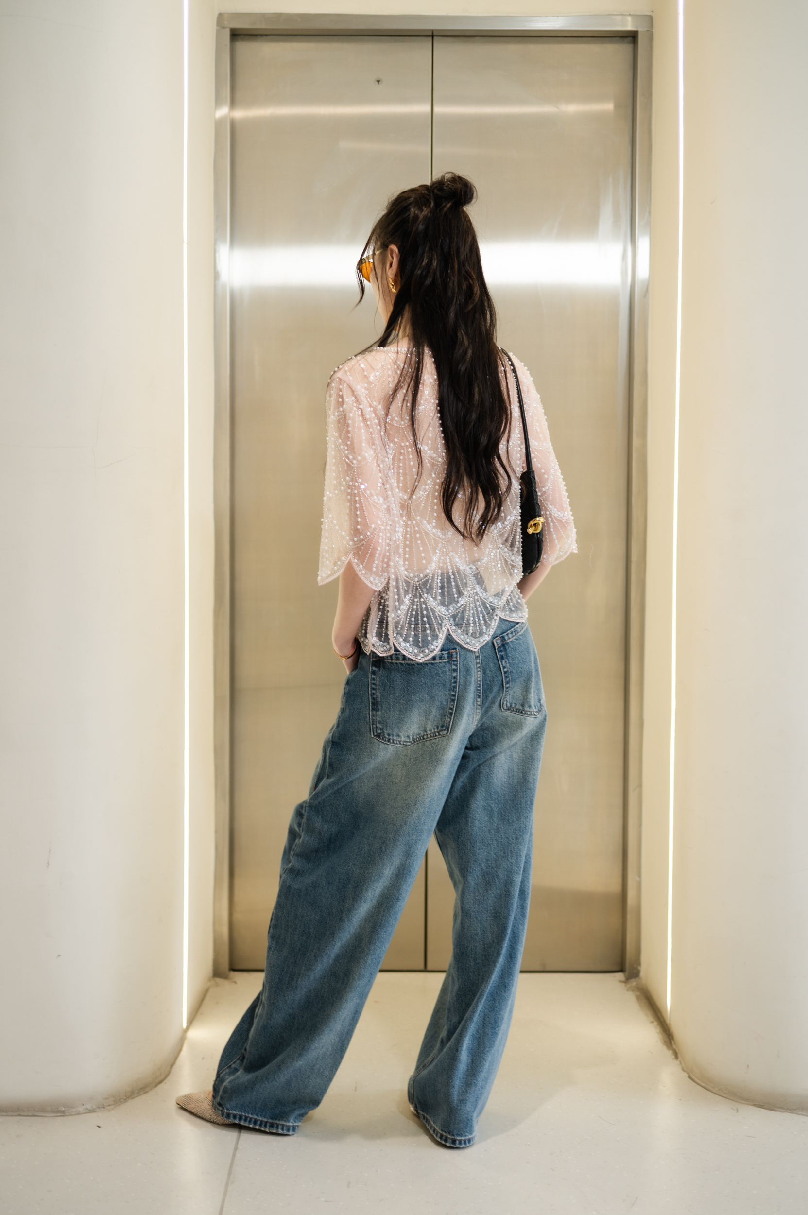 เสื้อแขนสั้นซีทรูปักคริสตัลไข่มุก