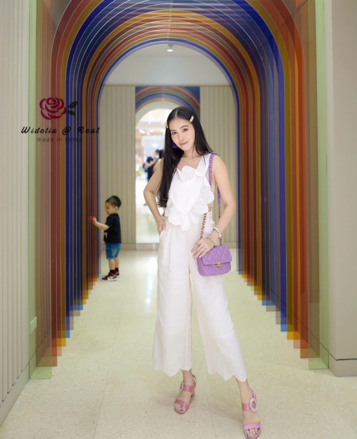 Set เซ็ตจั้มสูทขา 5 ส่วน ทรงสวยเนื้อผ้าอย่างดี ช่วงอกเก๋ไก๋ด้วยระบายหัวใจปักฉลุลายสวยเก๋ ท่อนขาทรงตรงขากระบอกปลายขาต่อชิ้นผ้าปักฉลุลายเก๋ มาพร้อมกับเสื้อยืดเนื้อผ้า Cotton เนื้อนุ่มอย่างดี งานเทียบเท่า 1:1 งานทรงสวยใส่แล้วหุ่นดี แนะนำเลยจ้า รับรองใส่ออกมา