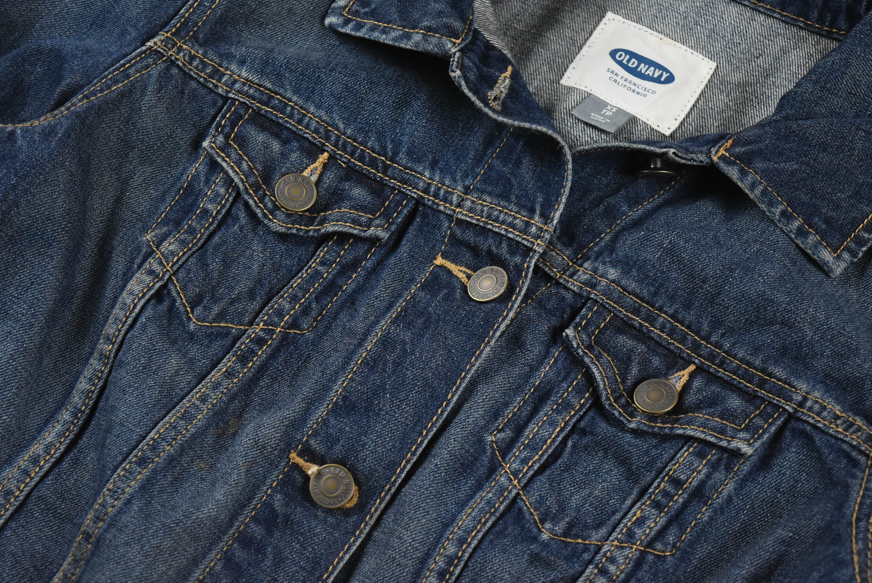 OLD NAVY อกจริง 34 ไซส์ XS เสื้อแจ็คเก็ตยีนส์ แขนยาว ผู้หญิง สีเข้ม เนื้อผ้านุ่มใส่สบาย ใส่คลุมกันแดด