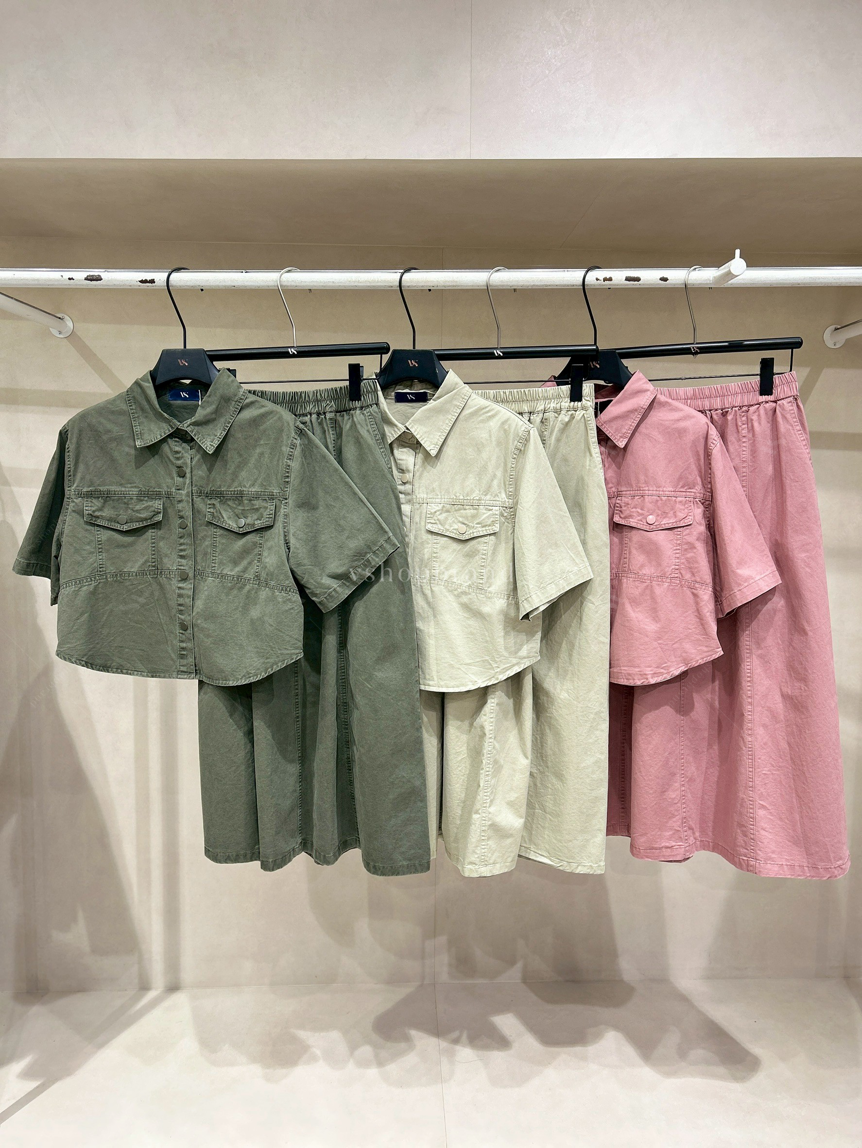 Set เสื้อแขนสั้นเดนิมกระเป๋าอก + กระโปรงยาว