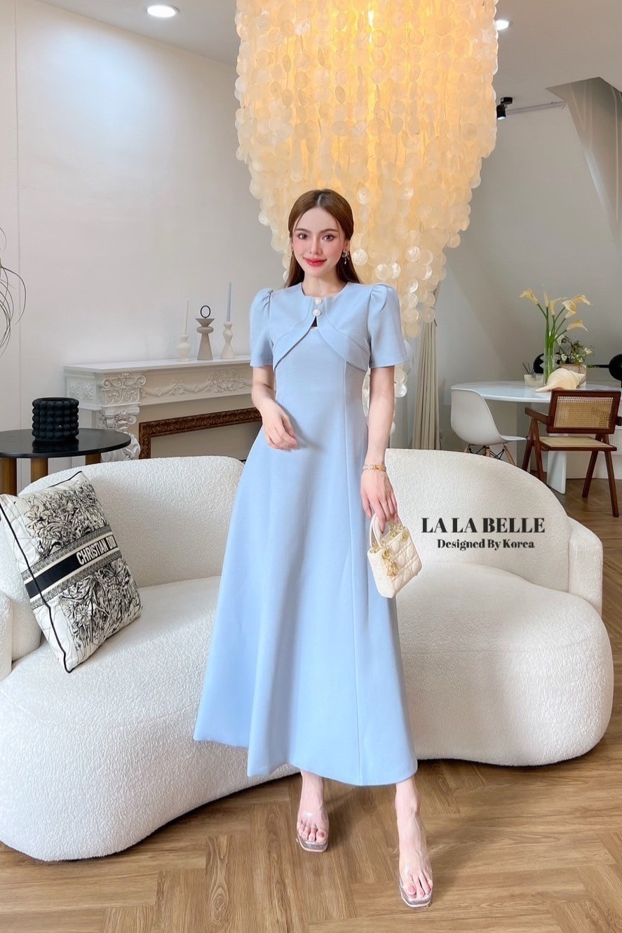 เดรสขาวผ้าสูทสีขาวรุ่นฮอตผ้าดีมากเข้าเพิ่มตามคำเรียกร้องค่ะรอบนี้จัดมาให้5ไซส์คอกลมแขนสั้นแต่งกระดุมช่วงคอด้านหน้าเหมือนคลุมไหล่เอวเข้าทรงตีเกล็ดหน้ากระโปรงยาวทรงสวยใช้ผ้าเยอะมากผ้าสูทอัดกาวอย่างดี