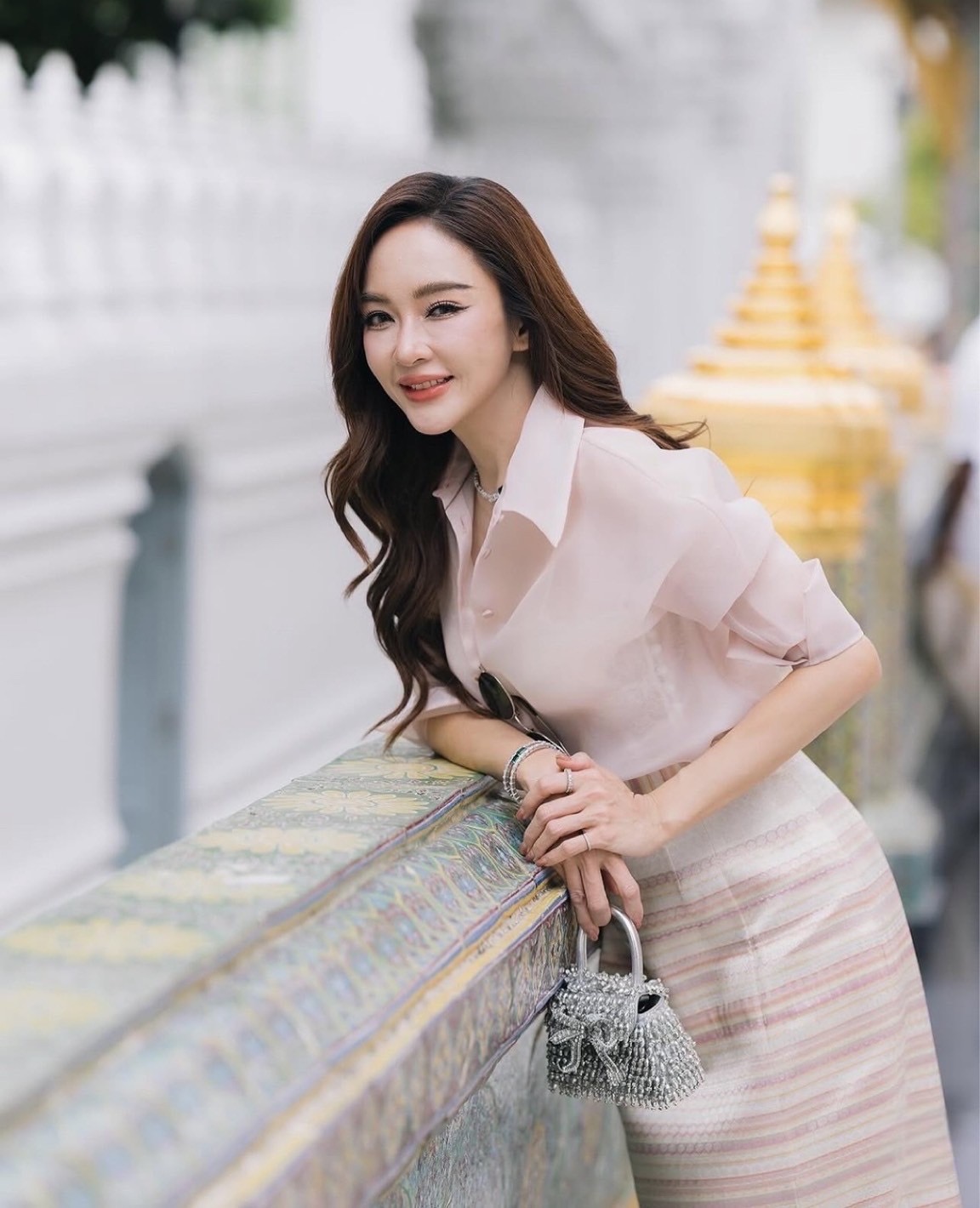 เซ็ตผ้าไทยเสื้อซีทรูสีโอรสมาคู่กับผ้าถุงลายไทยสีชมพูคุณภาพเกินราคาเพื่อนๆไม่มีผิดหวังเลยค่า ห้ามพลาดเลยน้าตัวนี้