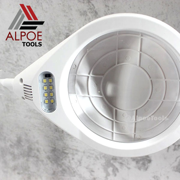 แว่นขยายขาหนีบ มีไฟ เลนท์อะคริลิค รุ่น No.BC108C