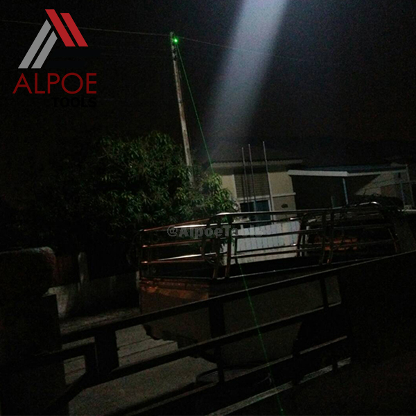 เลเซอร์แรงสูง (แสงสีเขียว / แสงสีแดง) มีตัวล็อค พร้อมอุปกรณ์ชาร์จ รุ่น Laser303