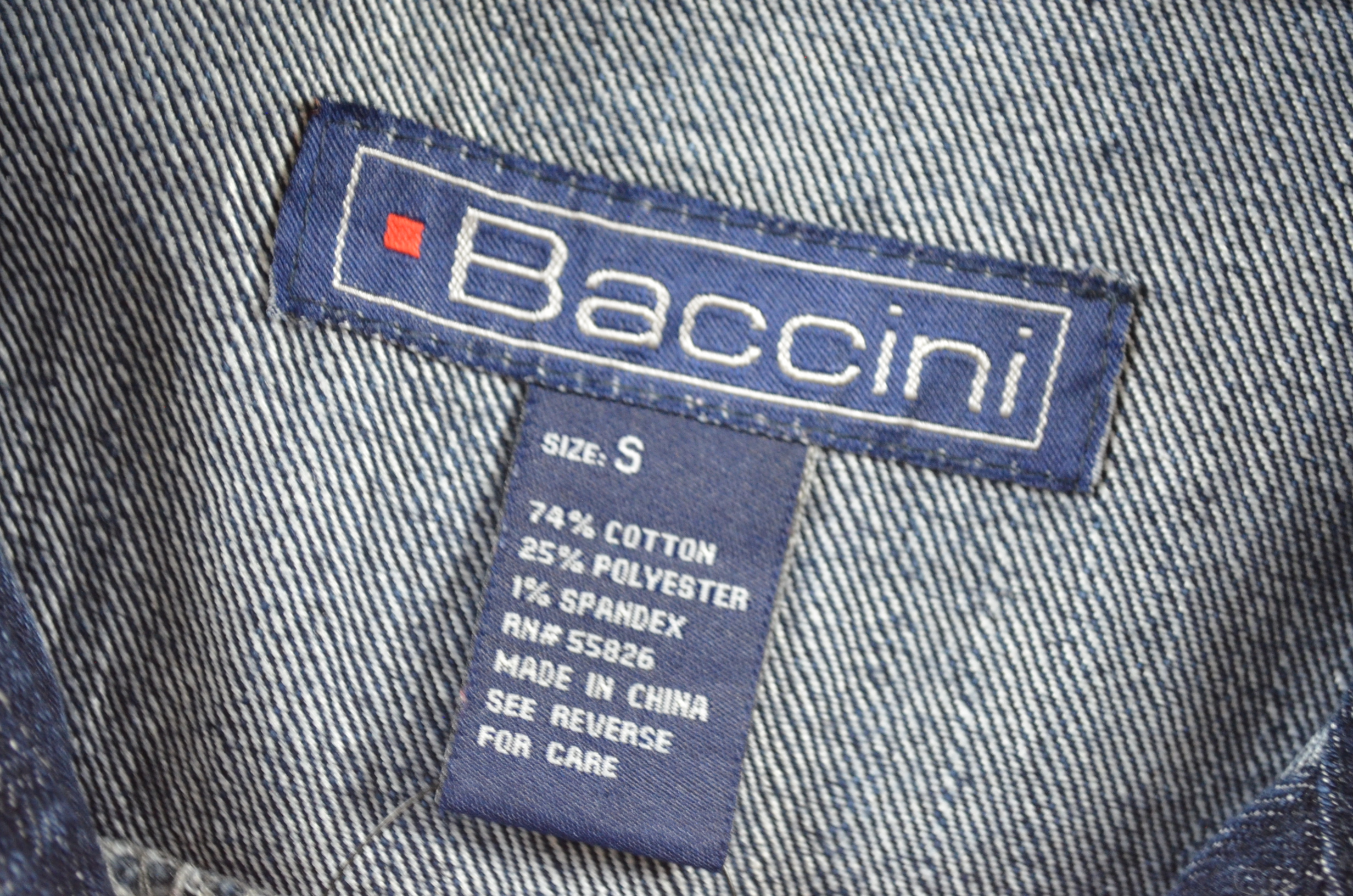 BACCINI อกจริง37' (M) เสื้อแจ็คเก็ตยีนส์ เสื้อยีนส์แขนยาวหญิงชาย สีเข้ม เนื้อผ้านุ่มใส่สบาย