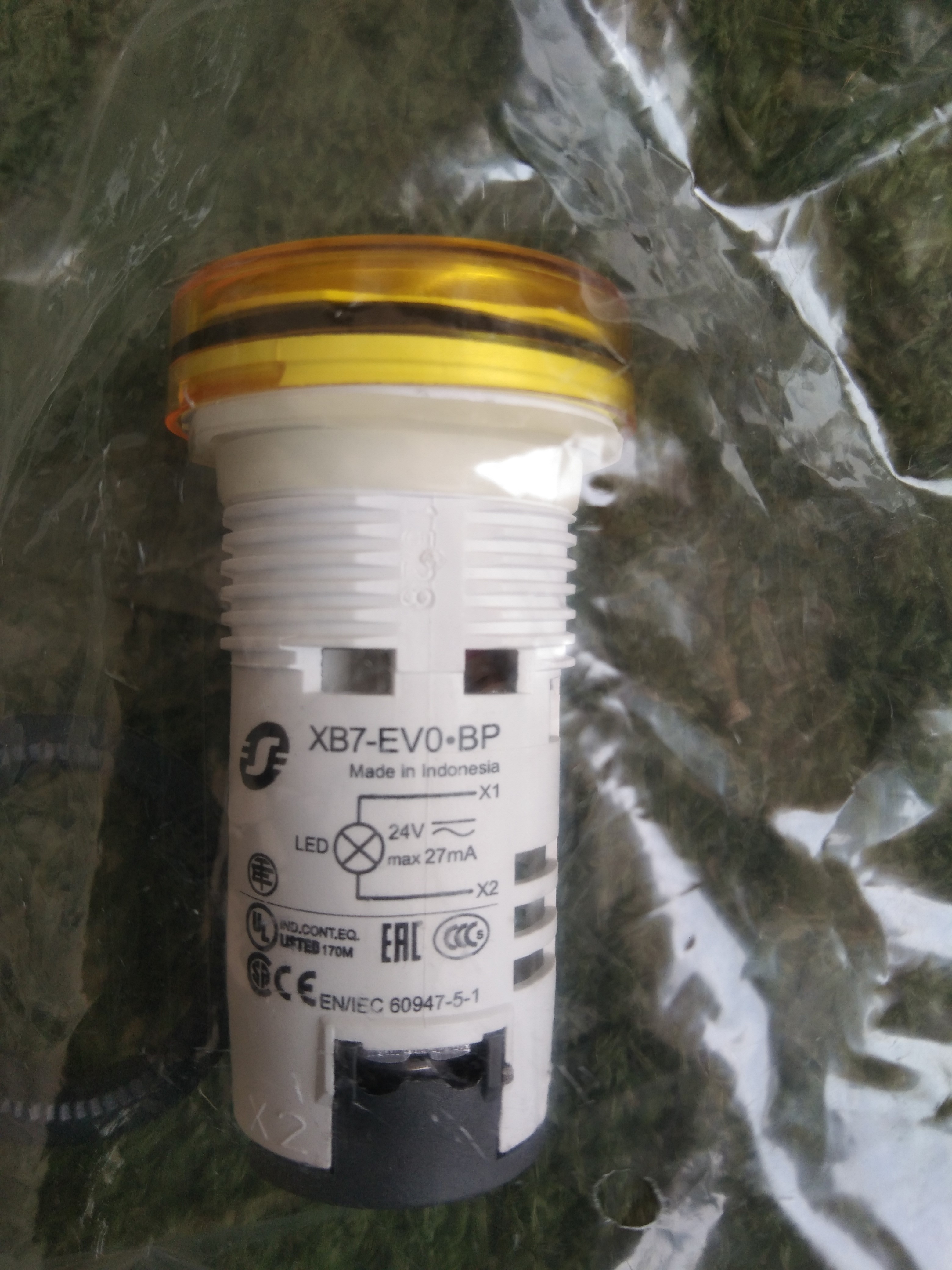 Schneider : XB7-EV05BP 24V สีเหลือง