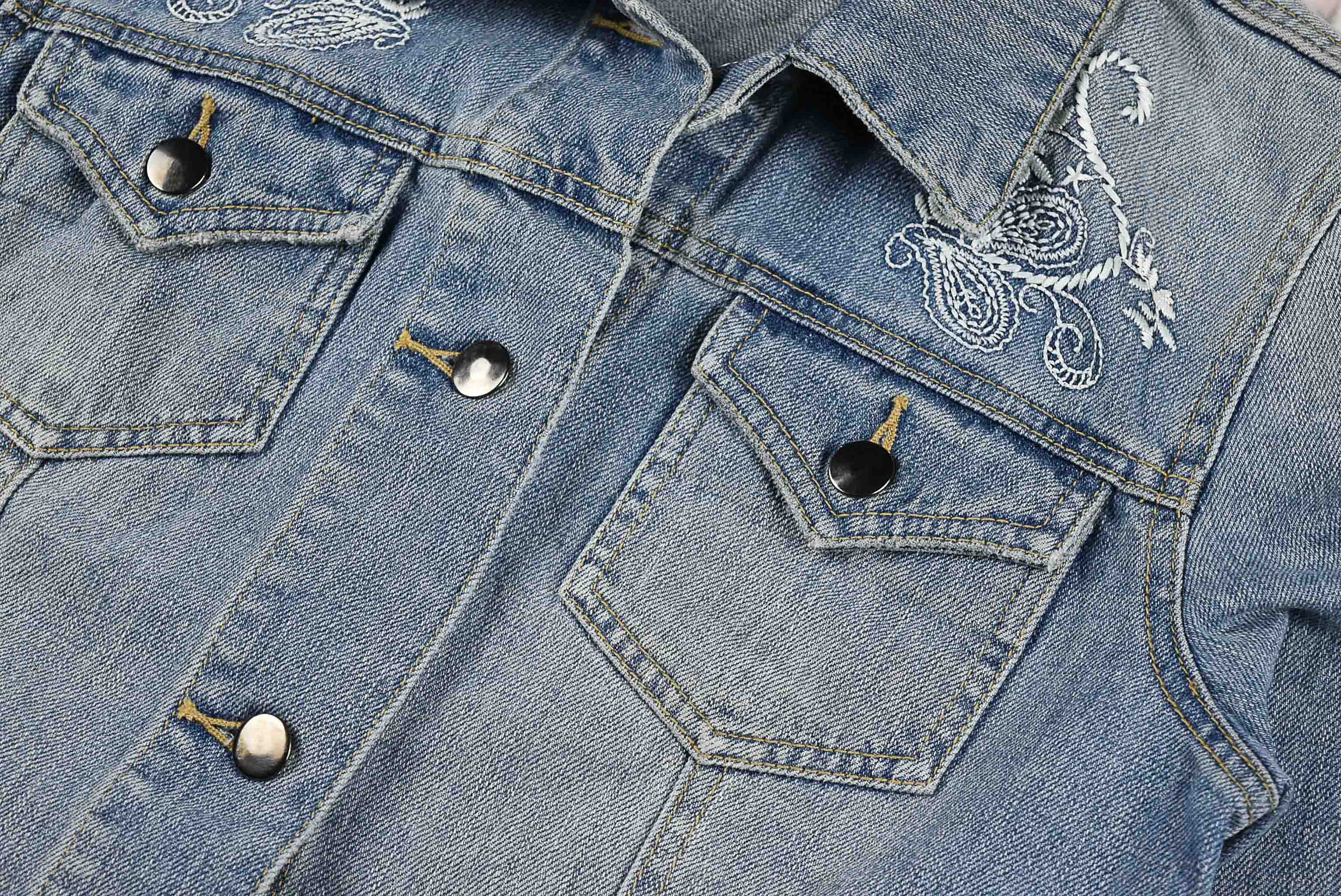 Coldwater Creek อกจริง 37 ไซส์ M เสื้อแจ็คเก็ตยีนส์ แขนยาว ผู้หญิง มีลายปักที่หน้าอกและด้านหลังสวยมาก เนื้อผ้านุ่มใส่สบาย