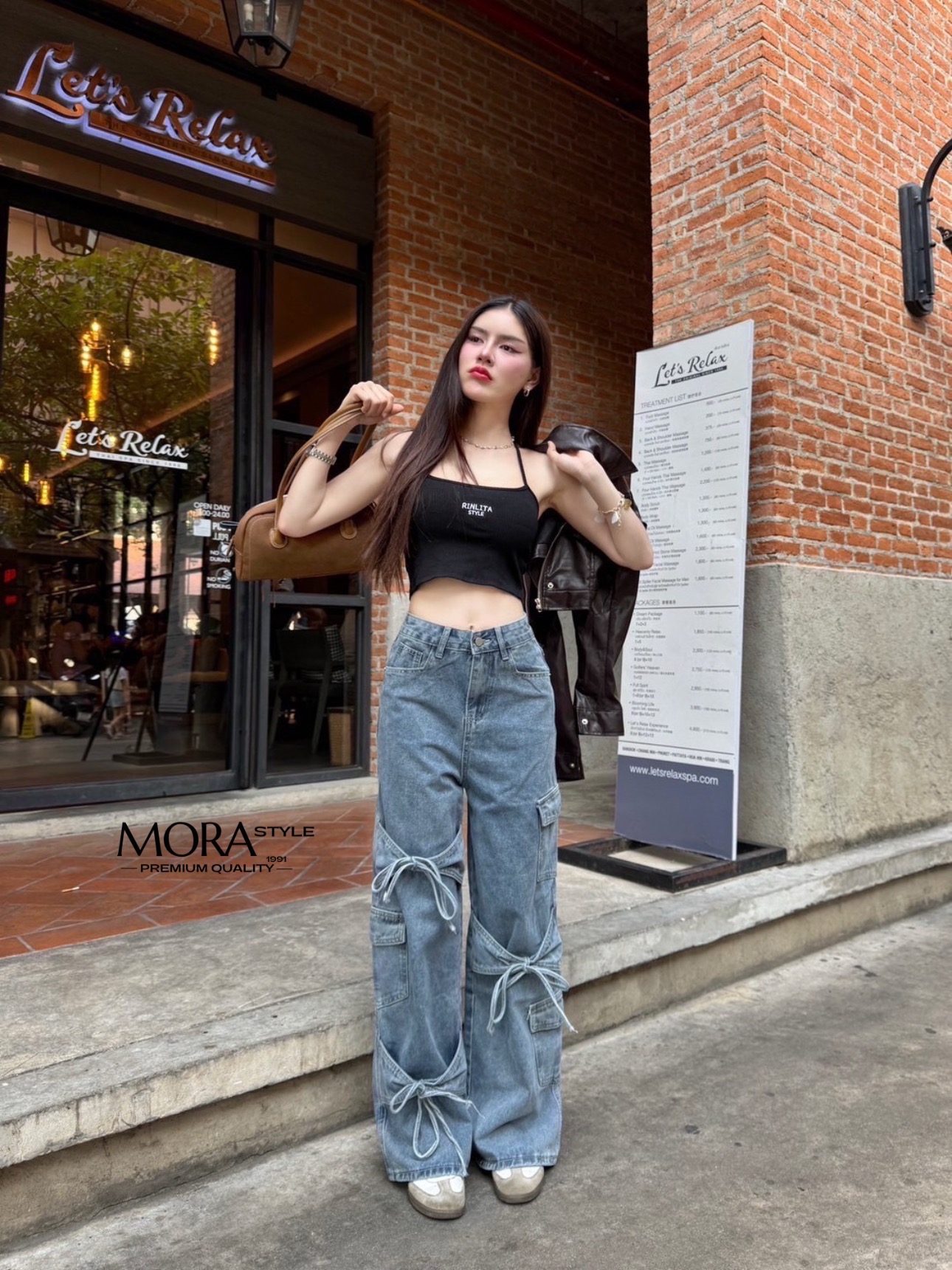 กางเกงยีนส์เอวสูงขากระบอก มีกระเป๋าข้าง แต่งโบว์ผูกด้านหน้า งานน่ารักมาก ใส่แมทง่าย แต่งได้หลายแบบ มีติดตู้ได้ใส่แน่นอนค่าาา