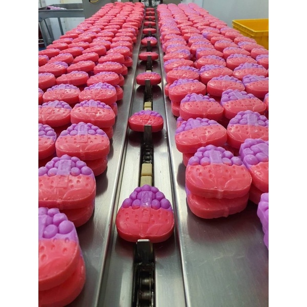 Party White 3 in 1 Soap สบู่อาบูติน & สบู่องุ่น & สบู่คอลลาเจน 300g.